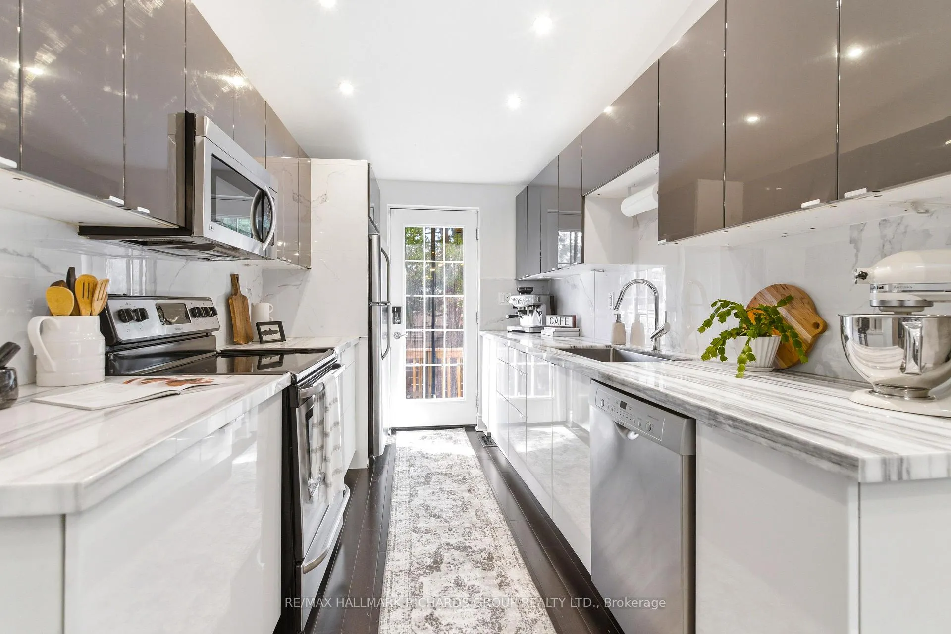 Photo 15 of 9 Winnifred Avenue, Toronto, South Riverdale — HOMEH