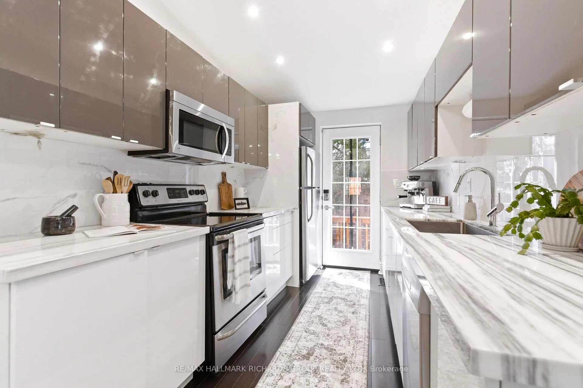 Photo 16 of 9 Winnifred Avenue, Toronto, South Riverdale — HOMEH
