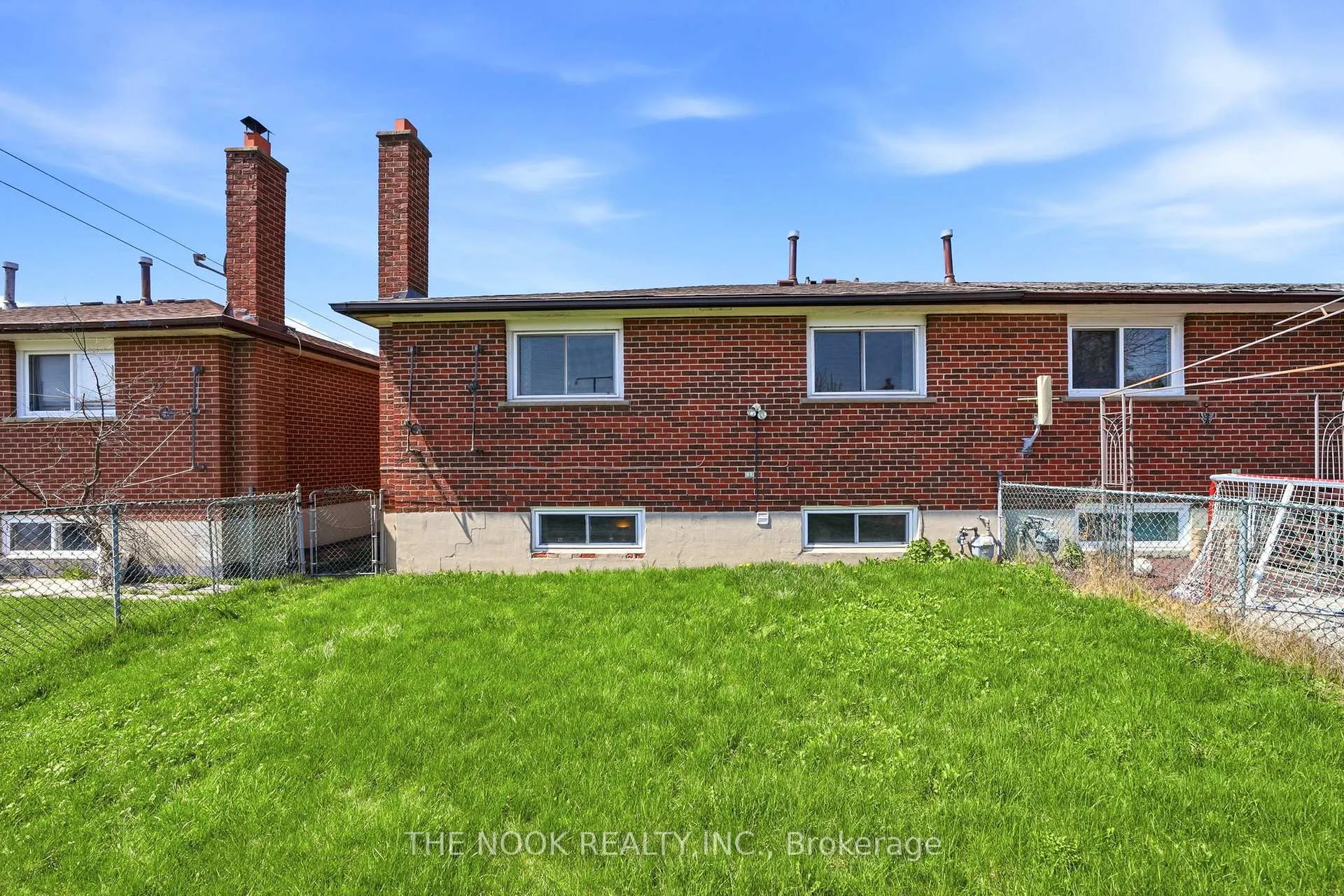 Photo 38 of 43 Prouse Drive, Brampton, Brampton North — HOMEH