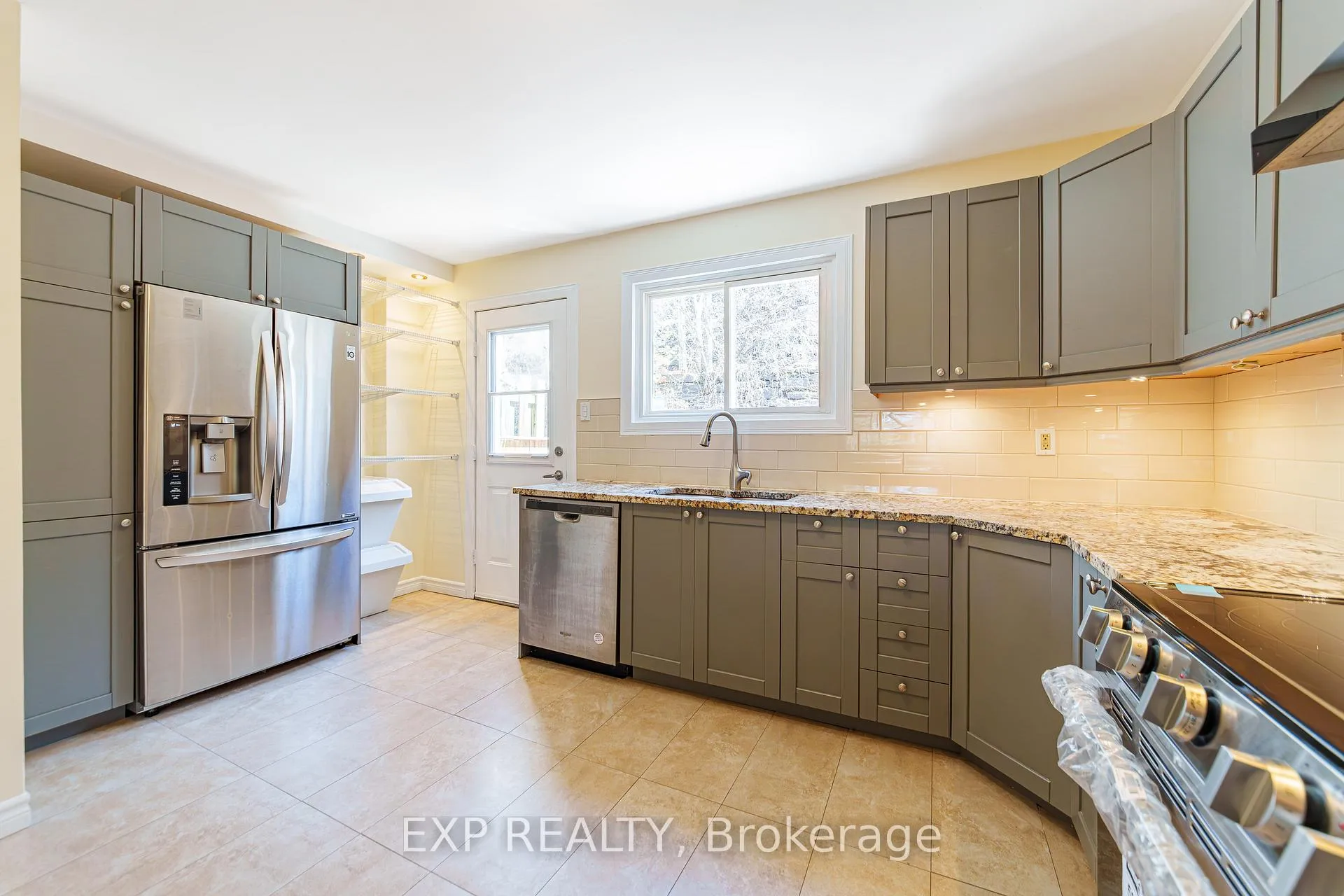 Photo 8 of 1518 Lepage Avenue, Ottawa, Carlington — HOMEH