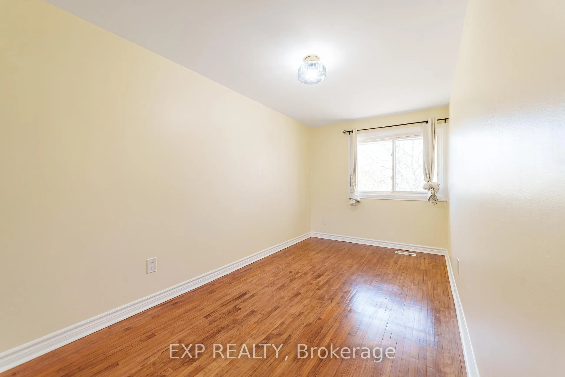 Photo 15 of 1518 Lepage Avenue, Ottawa, Carlington — HOMEH