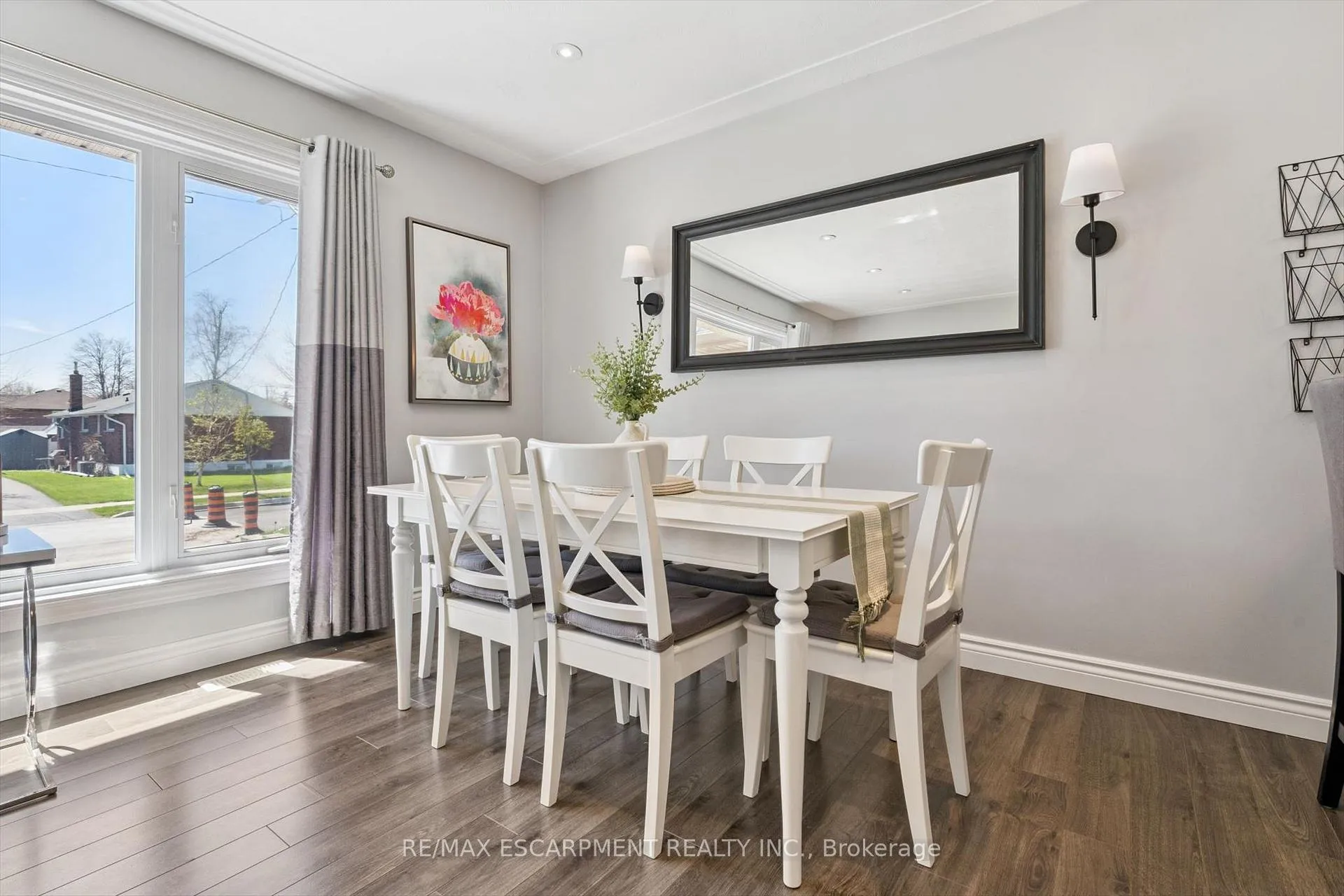 Photo 8 of 1311 Royal Drive, Burlington, Mountainside — HOMEH