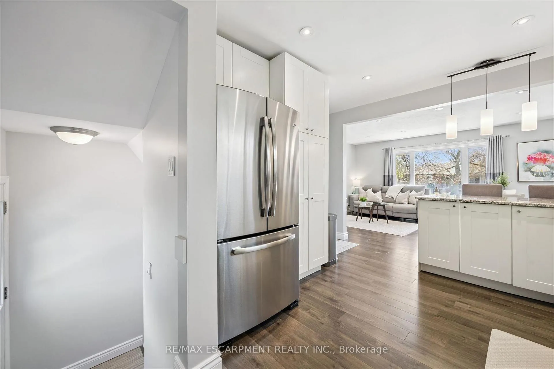 Photo 13 of 1311 Royal Drive, Burlington, Mountainside — HOMEH