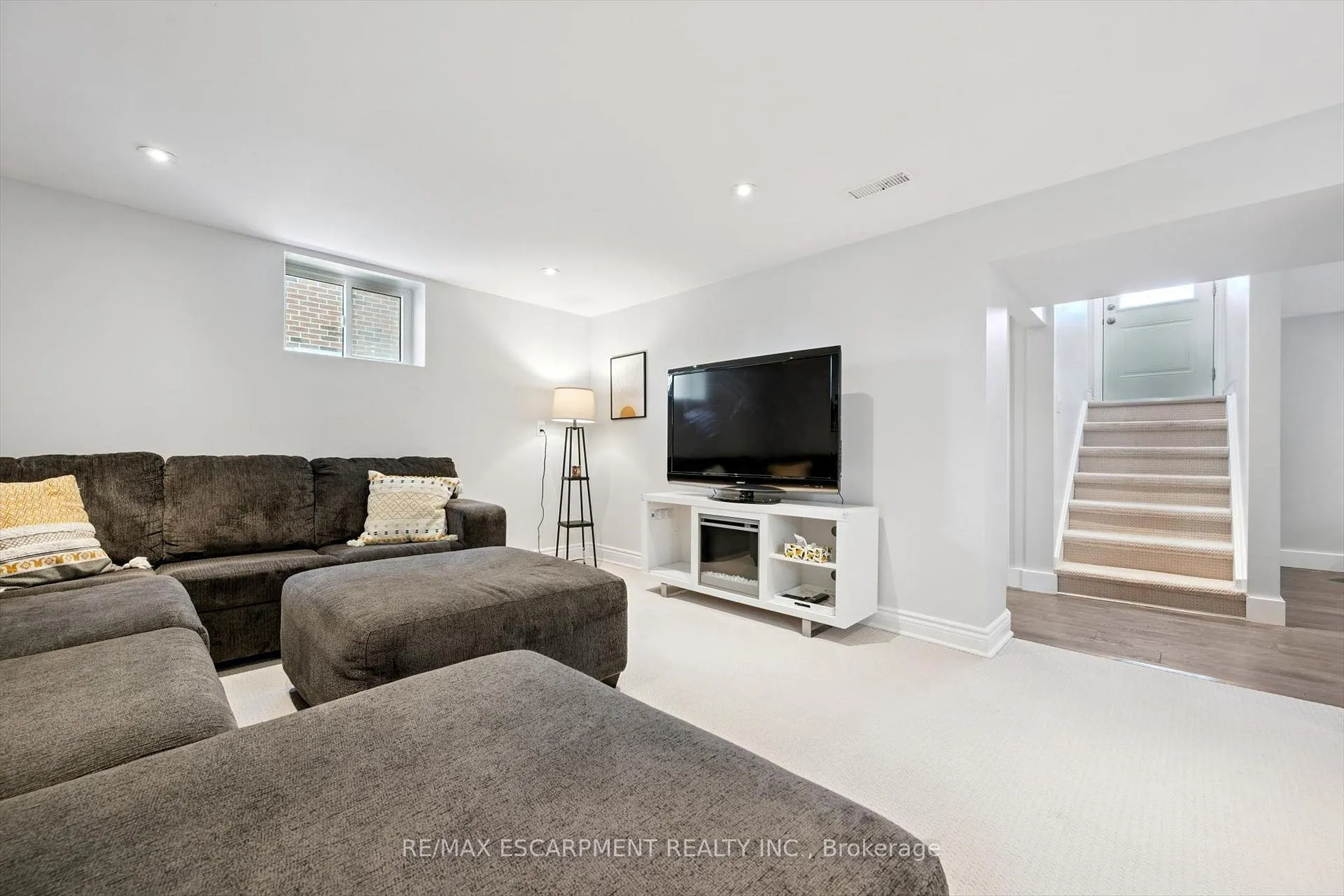 Photo 22 of 1311 Royal Drive, Burlington, Mountainside — HOMEH