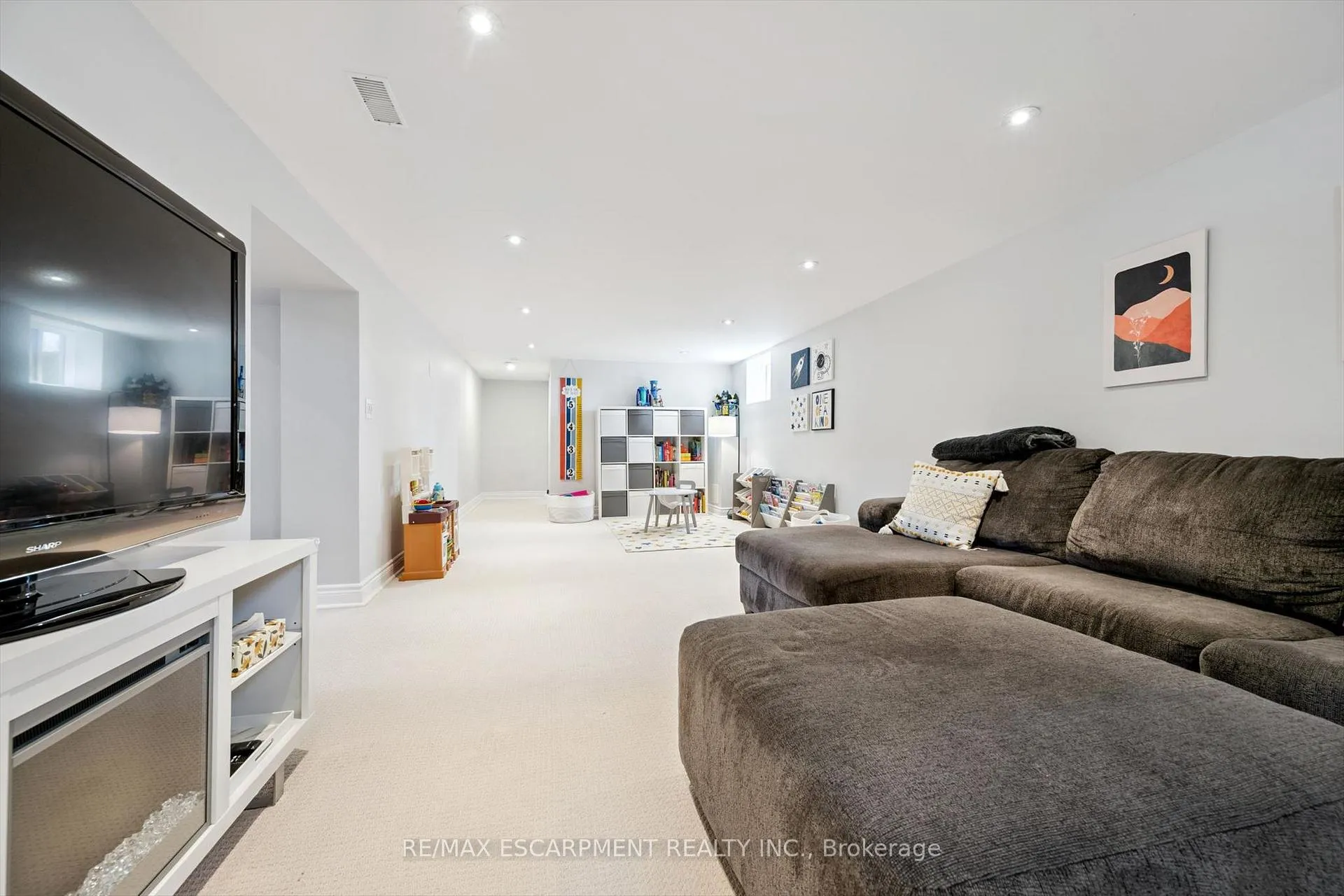 Photo 23 of 1311 Royal Drive, Burlington, Mountainside — HOMEH