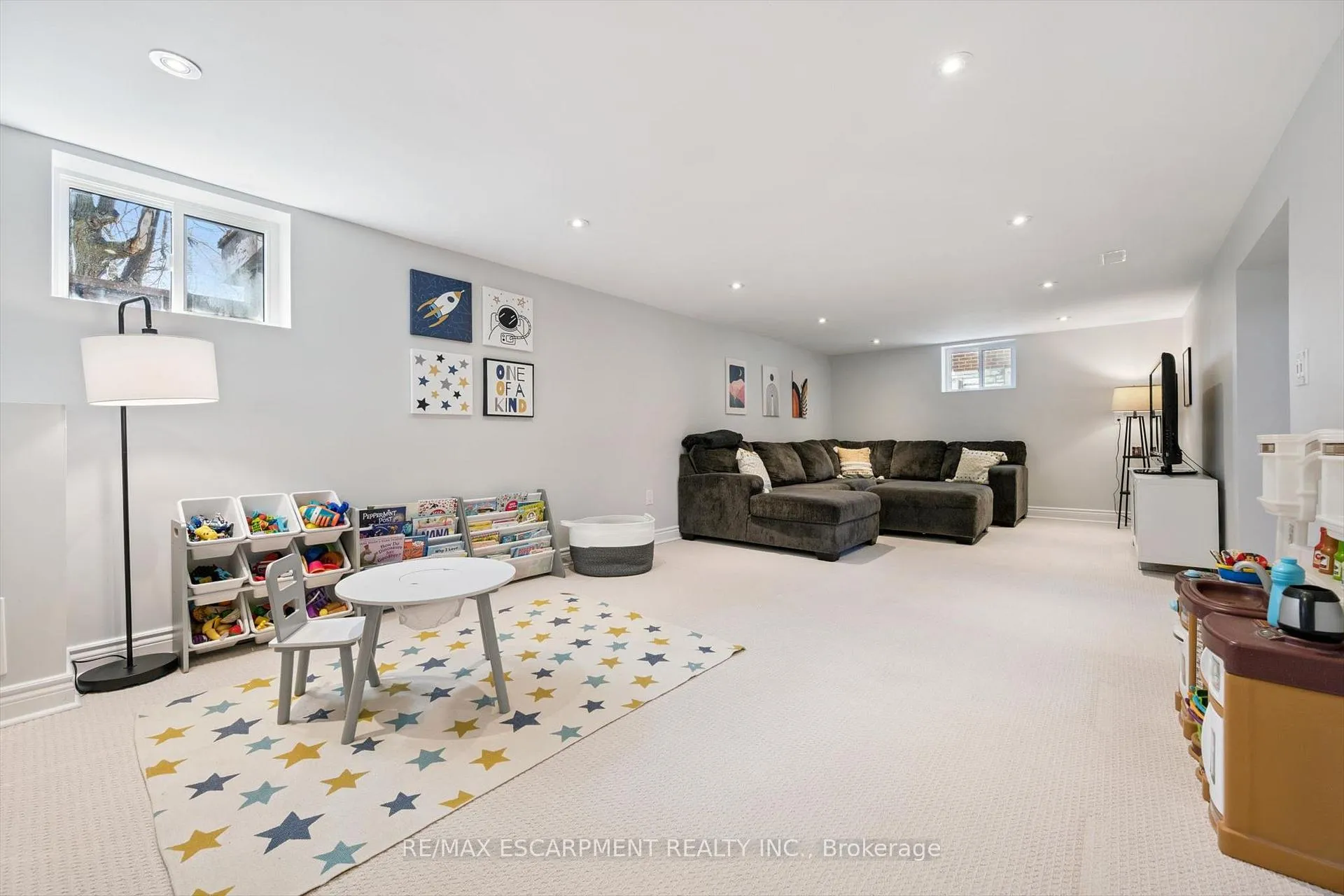 Photo 25 of 1311 Royal Drive, Burlington, Mountainside — HOMEH