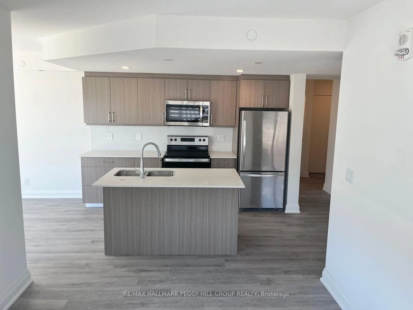 Photo 2 of Unit 612, 58 Lakeside Terrace, Barrie, Little Lake — HOMEH