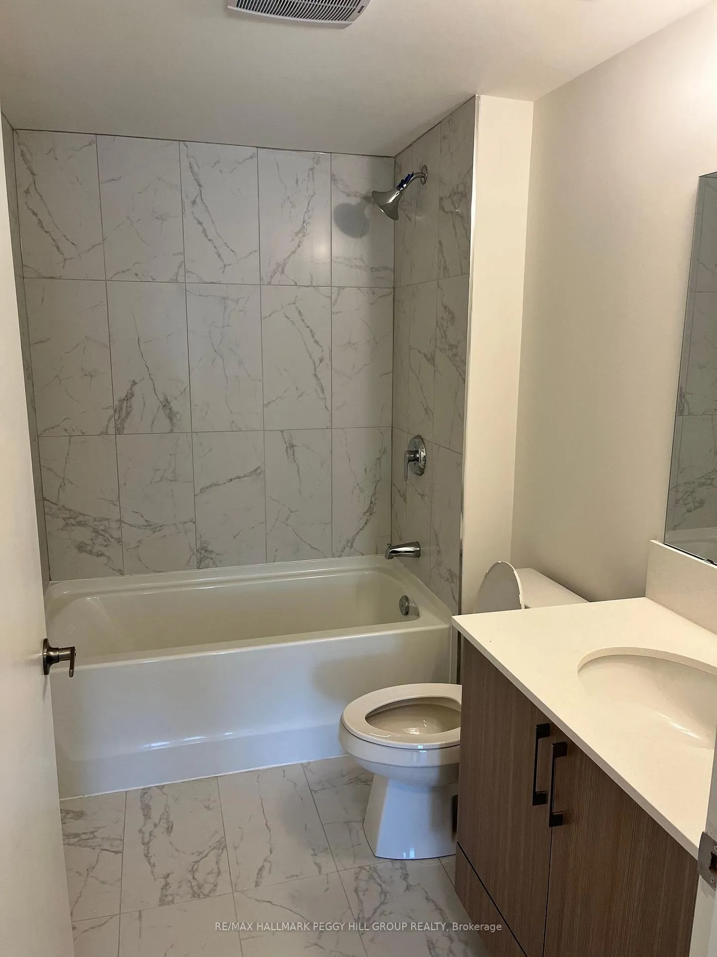 Photo 8 of Unit 612, 58 Lakeside Terrace, Barrie, Little Lake — HOMEH