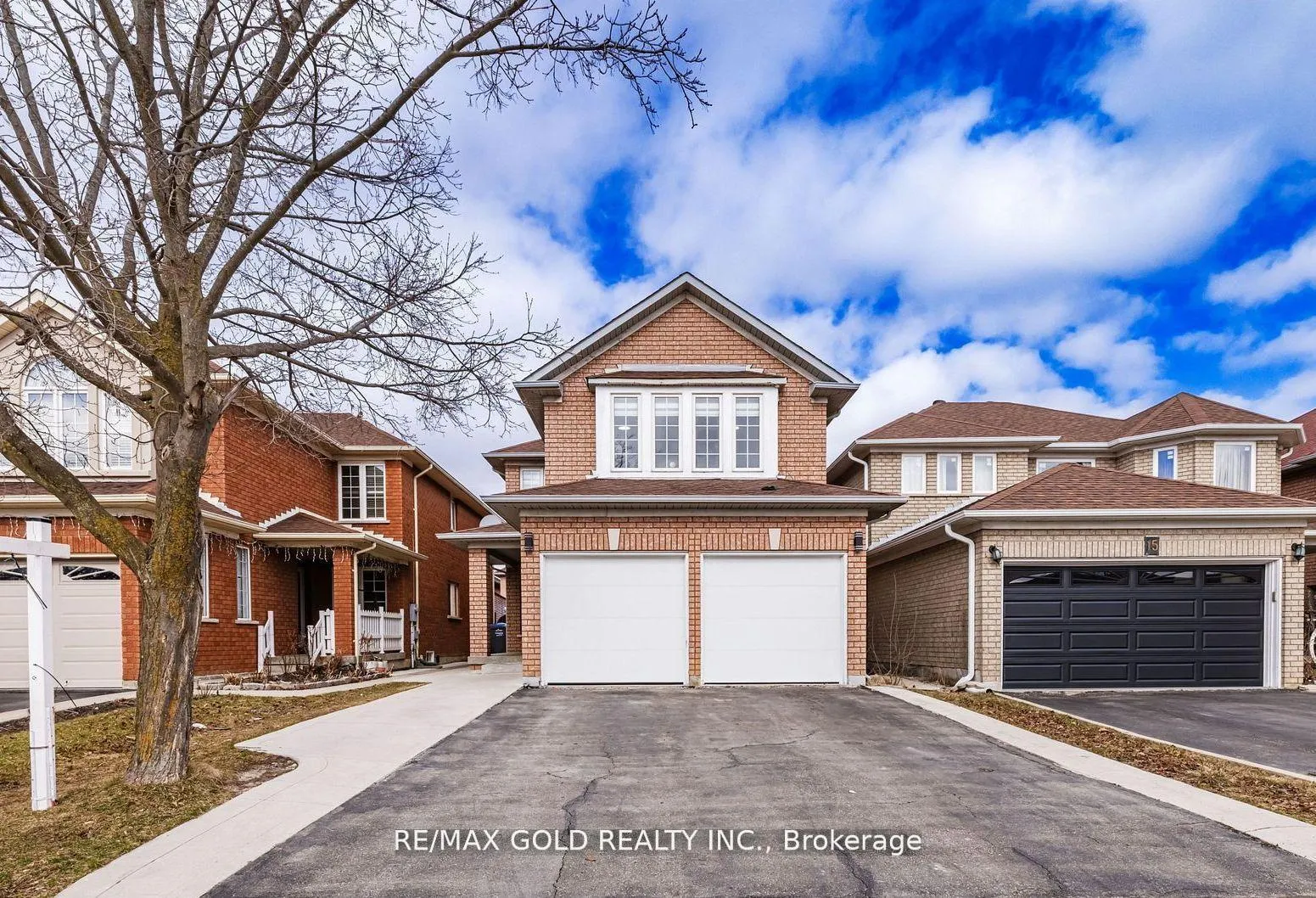 Photo 2 of 17 Dovesong Drive, Brampton, Sandringham-Wellington — HOMEH