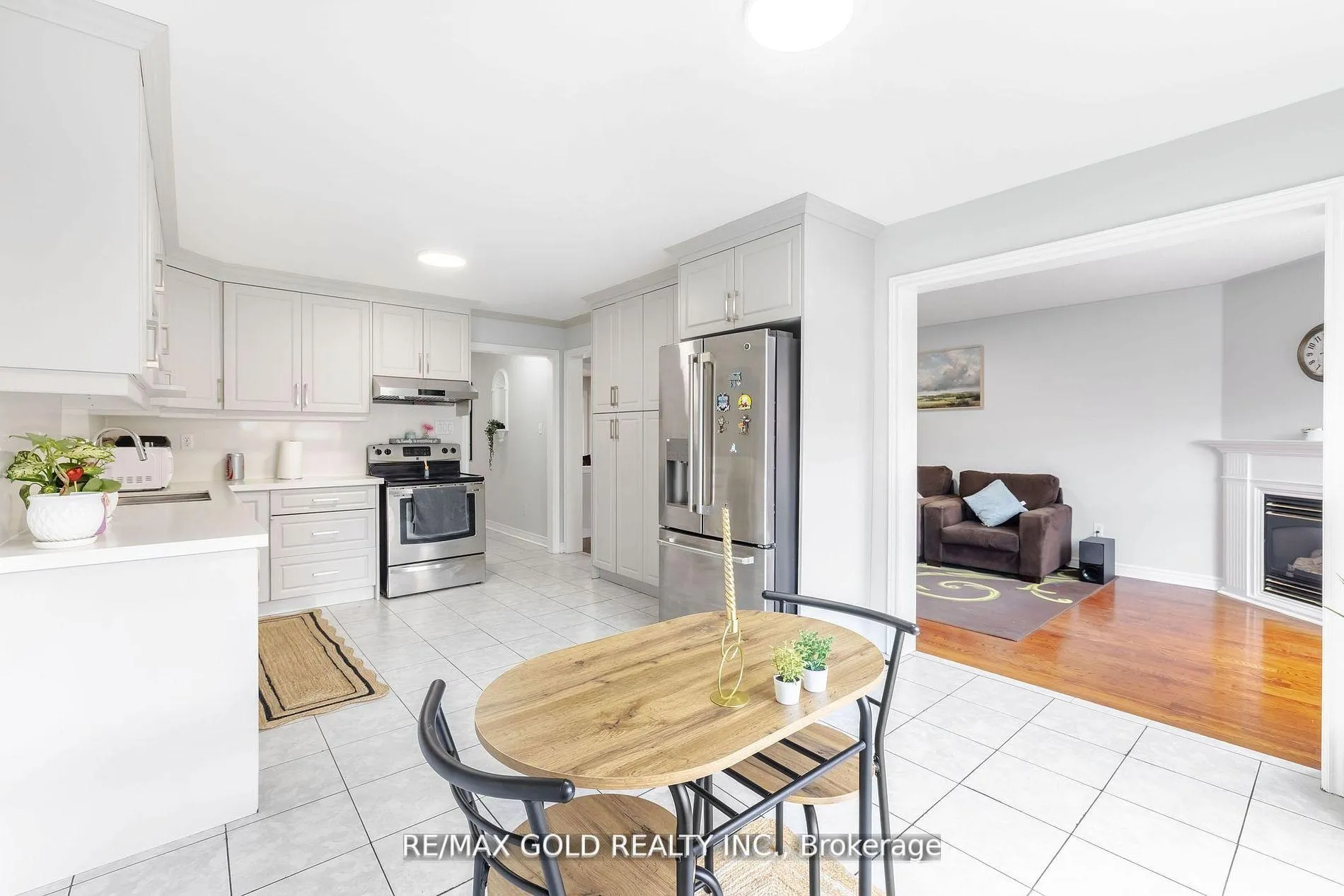 Photo 17 of 17 Dovesong Drive, Brampton, Sandringham-Wellington — HOMEH