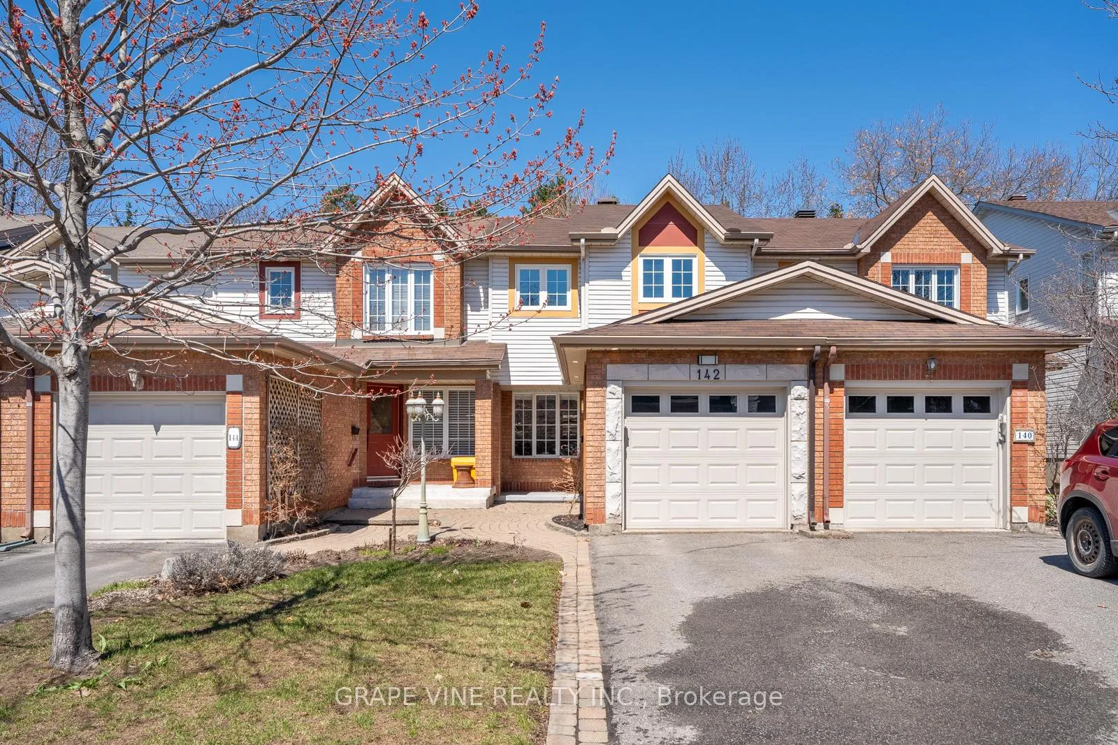 Photo 37 of 142 College Circle, Ottawa, Castle Heights — HOMEH