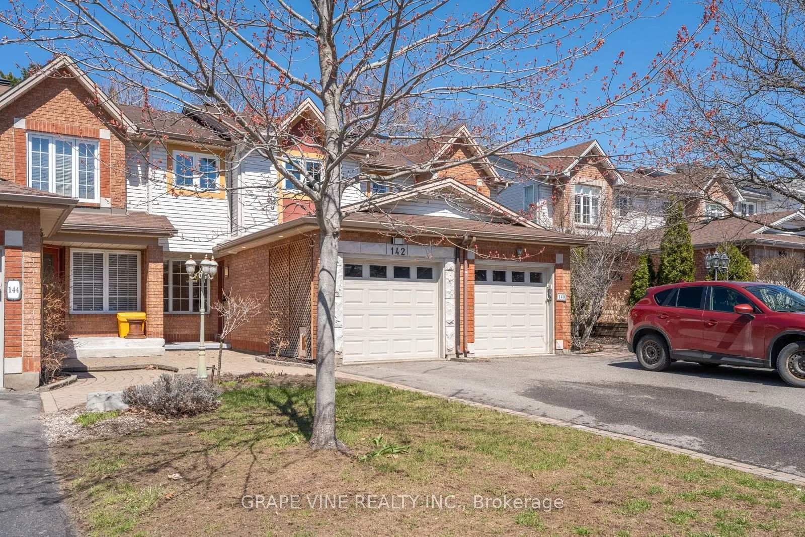 Photo 38 of 142 College Circle, Ottawa, Castle Heights — HOMEH
