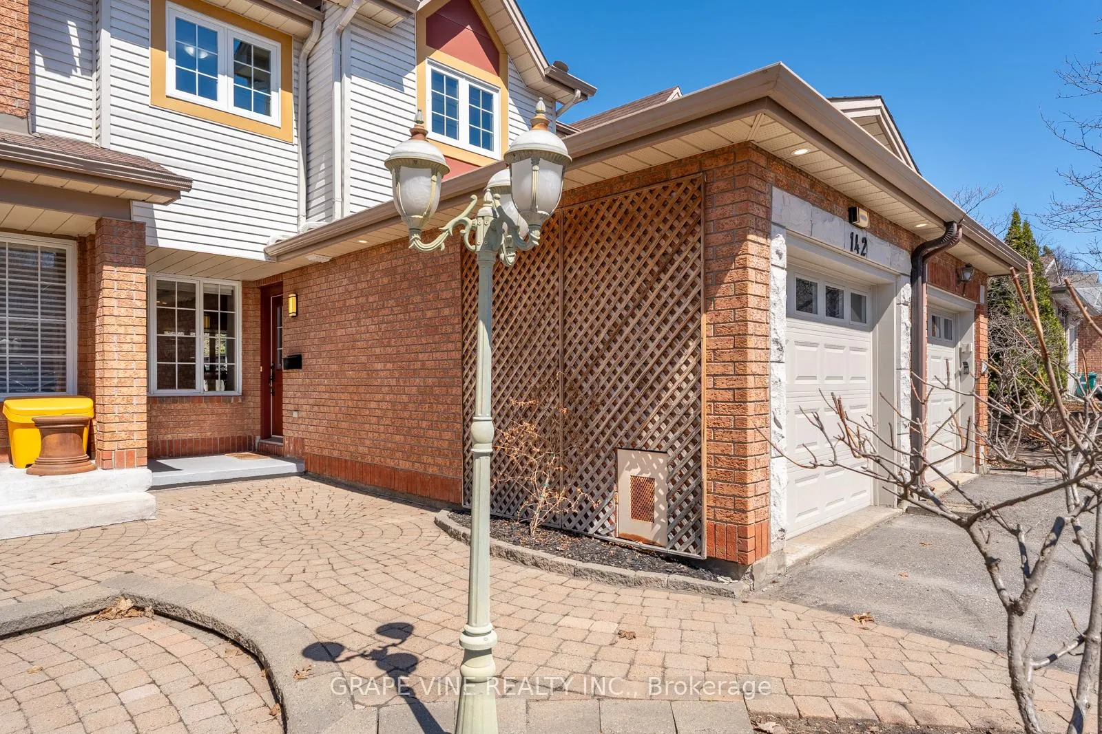 Photo 1 of 142 College Circle, Ottawa, Castle Heights — HOMEH