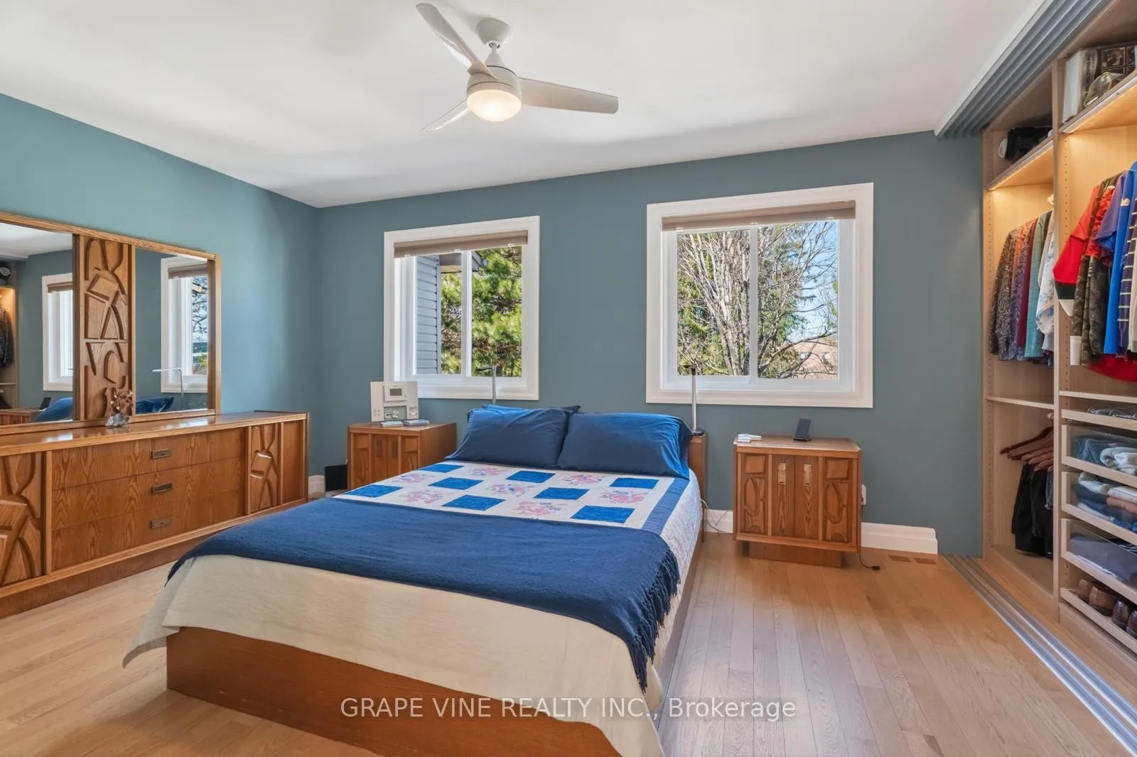 Photo 18 of 142 College Circle, Ottawa, Castle Heights — HOMEH
