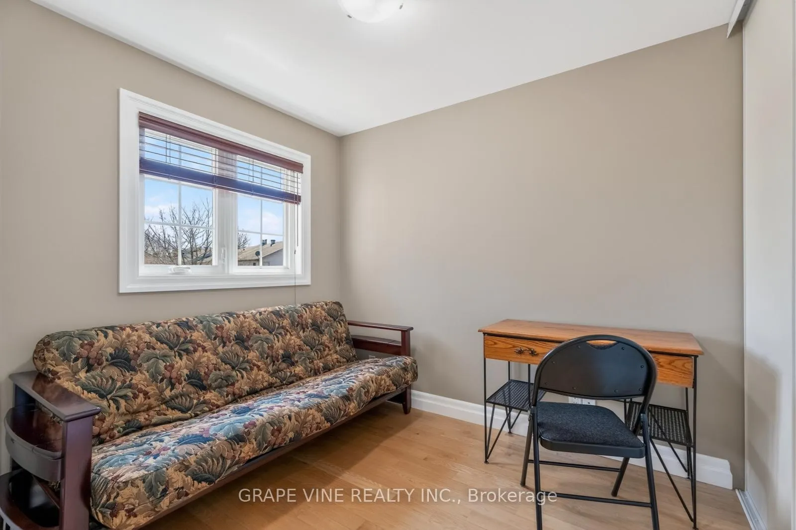 Photo 22 of 142 College Circle, Ottawa, Castle Heights — HOMEH