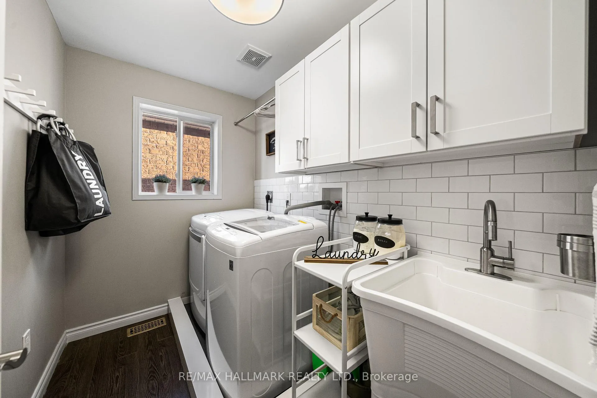 Photo 37 of 42 Moynahan Crescent, Ajax, South East — HOMEH