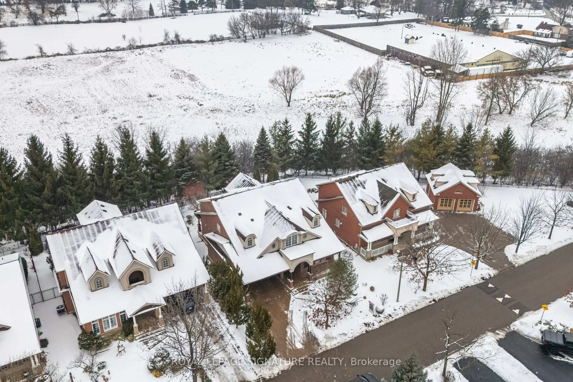 Photo 3 of 1592 Hallstone Road, Brampton, Bram West — HOMEH