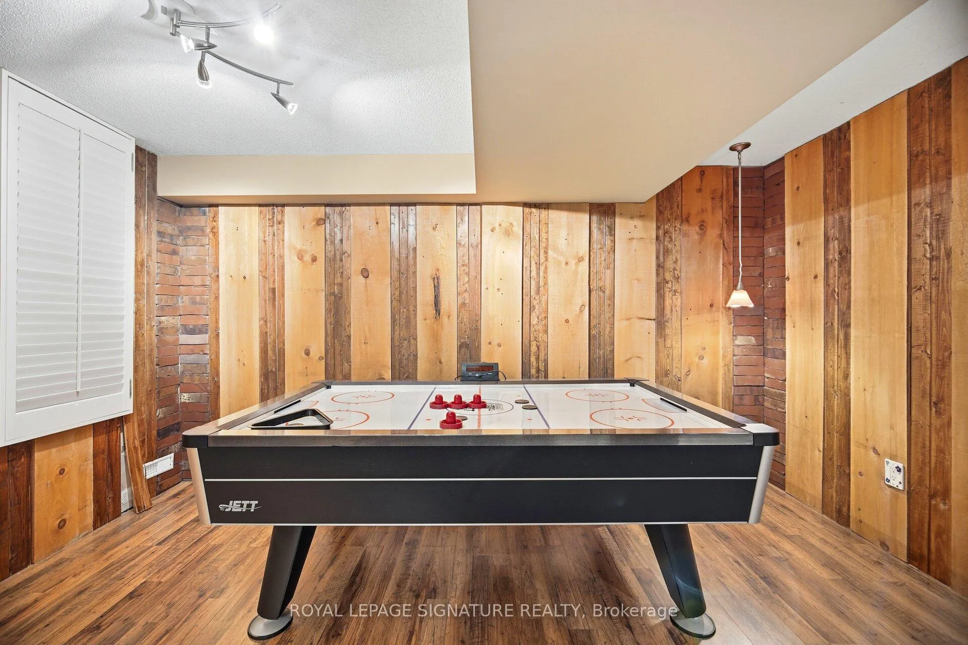 Photo 37 of 1592 Hallstone Road, Brampton, Bram West — HOMEH