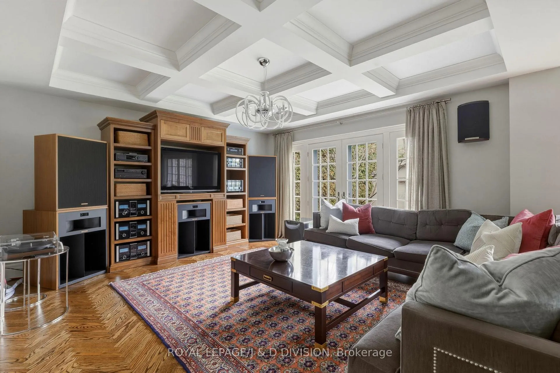 Photo 10 of 118 Strathallan Boulevard, Toronto, Lawrence Park South — HOMEH