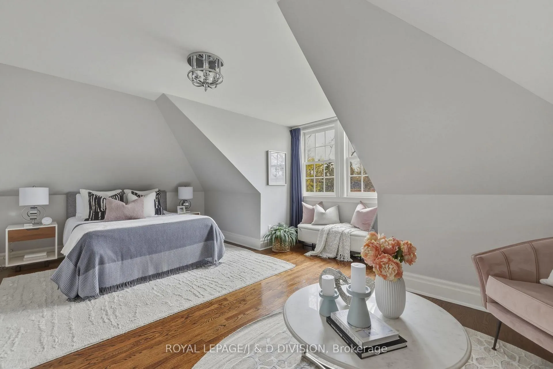 Photo 25 of 118 Strathallan Boulevard, Toronto, Lawrence Park South — HOMEH