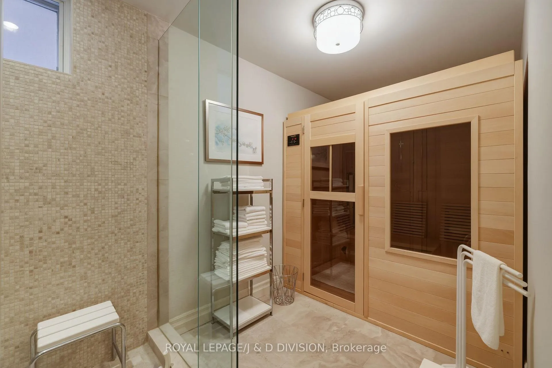 Photo 32 of 118 Strathallan Boulevard, Toronto, Lawrence Park South — HOMEH