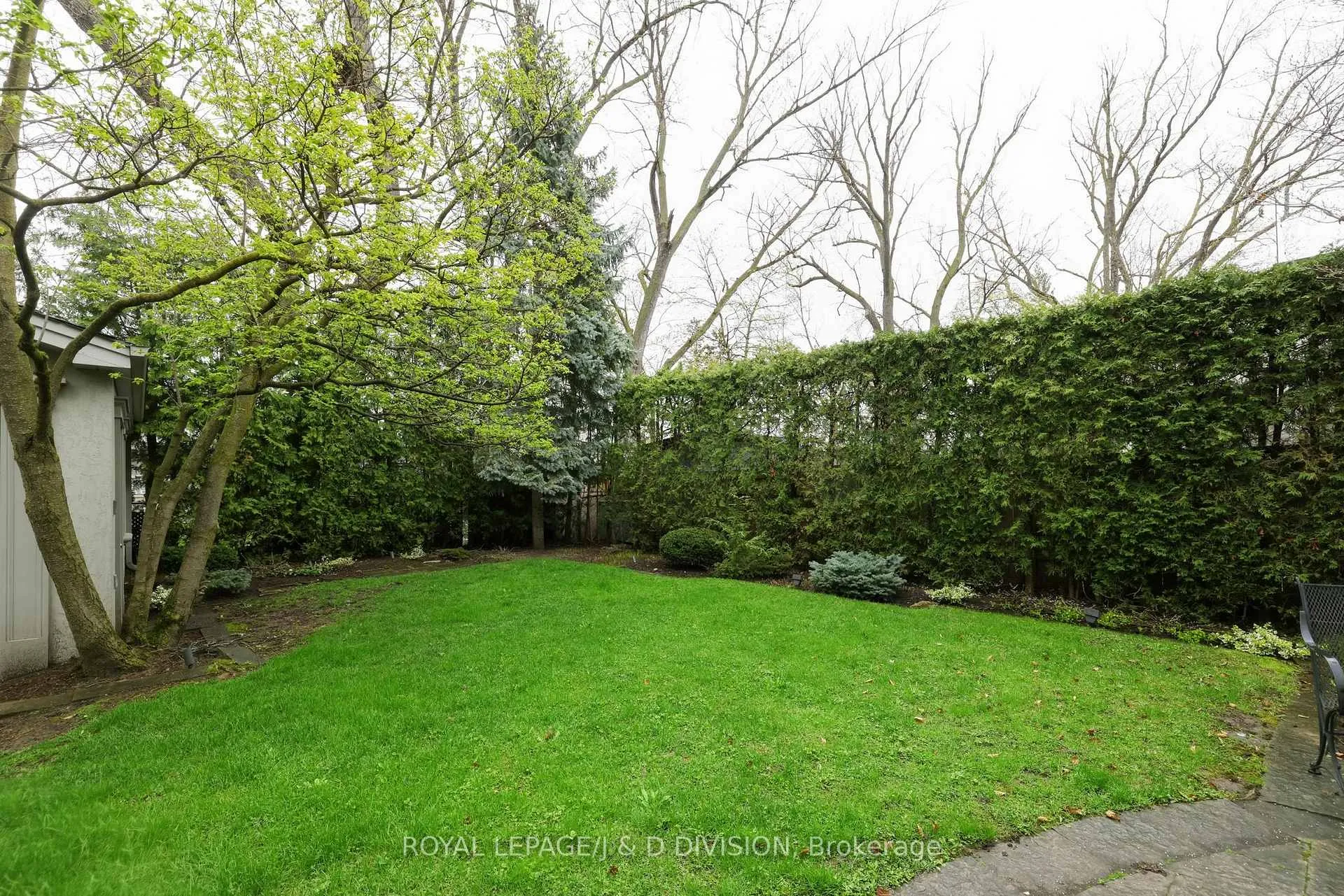 Photo 35 of 118 Strathallan Boulevard, Toronto, Lawrence Park South — HOMEH