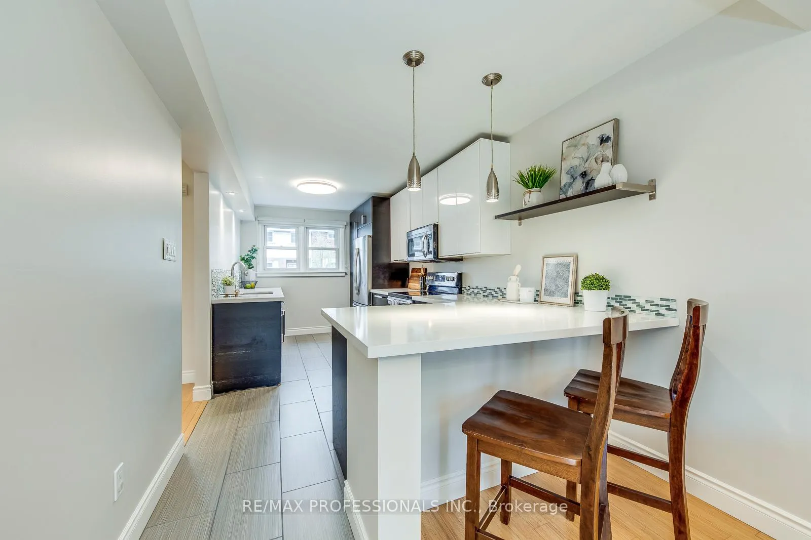 Photo 5 of Unit 18, 17 Centennial Park Road, Etobicoke, Eringate-Centennial-West Deane — HOMEH