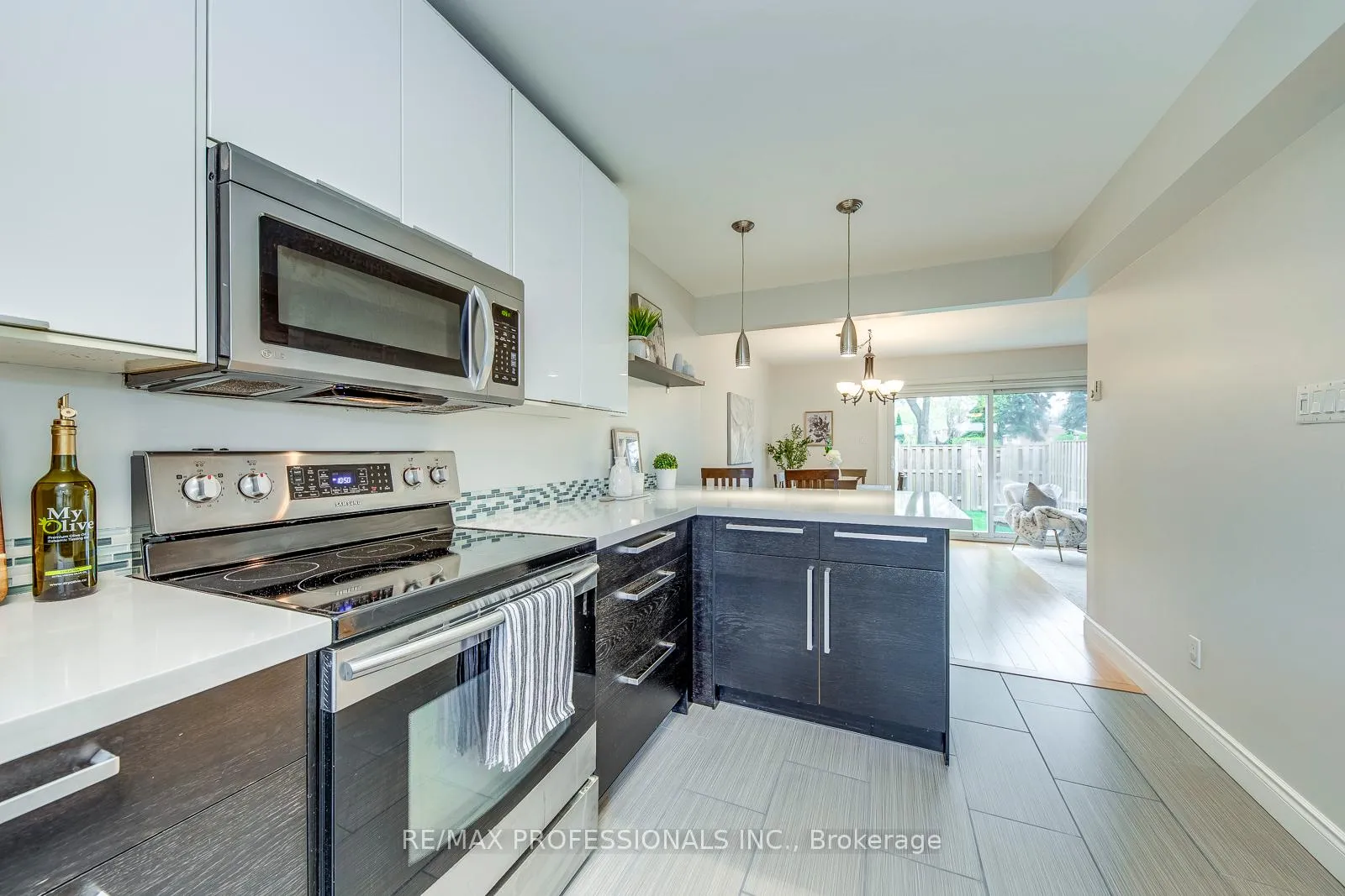 Photo 9 of Unit 18, 17 Centennial Park Road, Etobicoke, Eringate-Centennial-West Deane — HOMEH