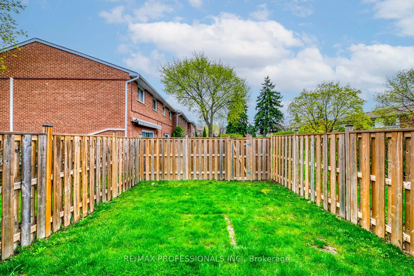 Photo 46 of Unit 18, 17 Centennial Park Road, Etobicoke, Eringate-Centennial-West Deane — HOMEH