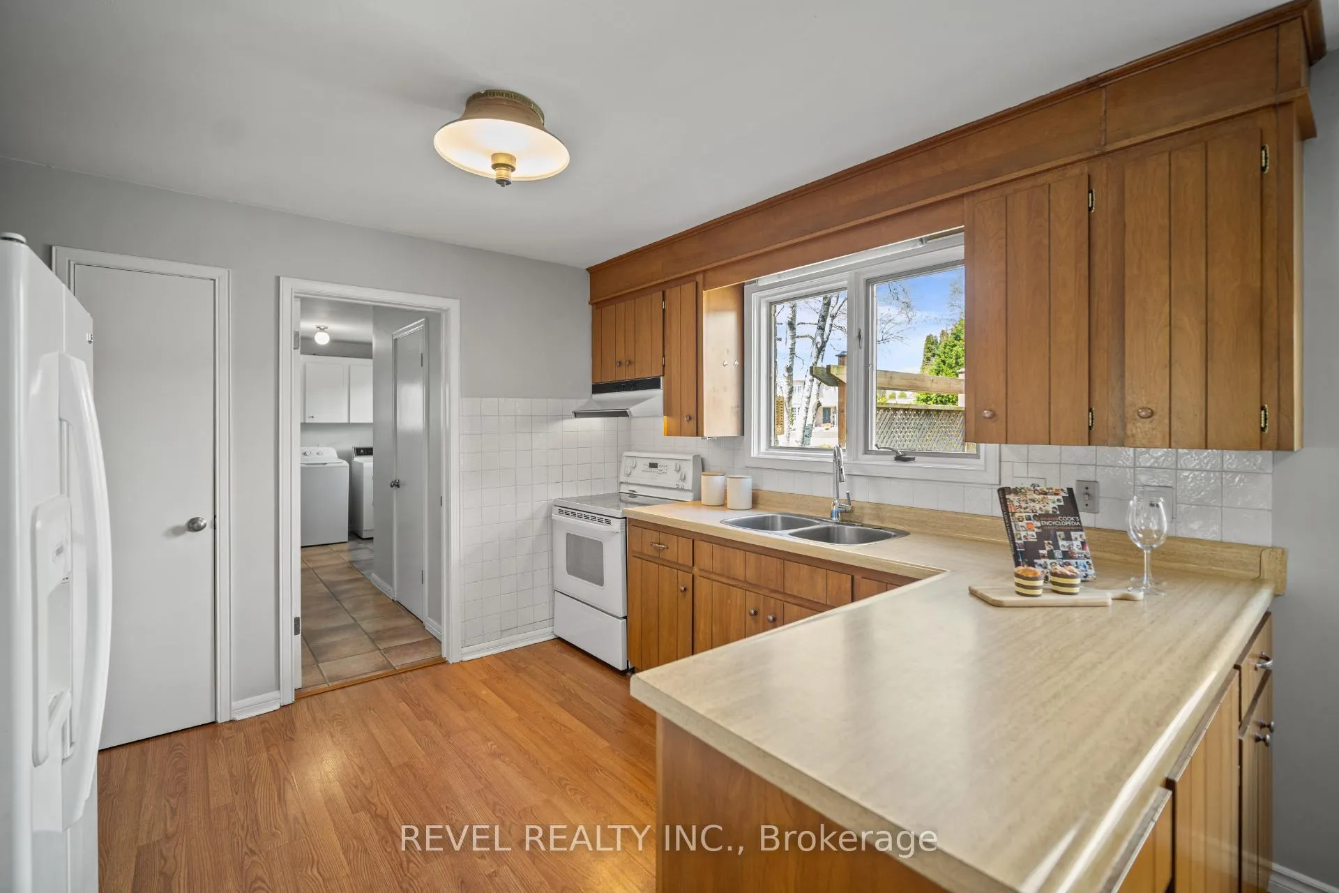 Photo 14 of 88 Culham Drive W, Cambridge — HOMEH