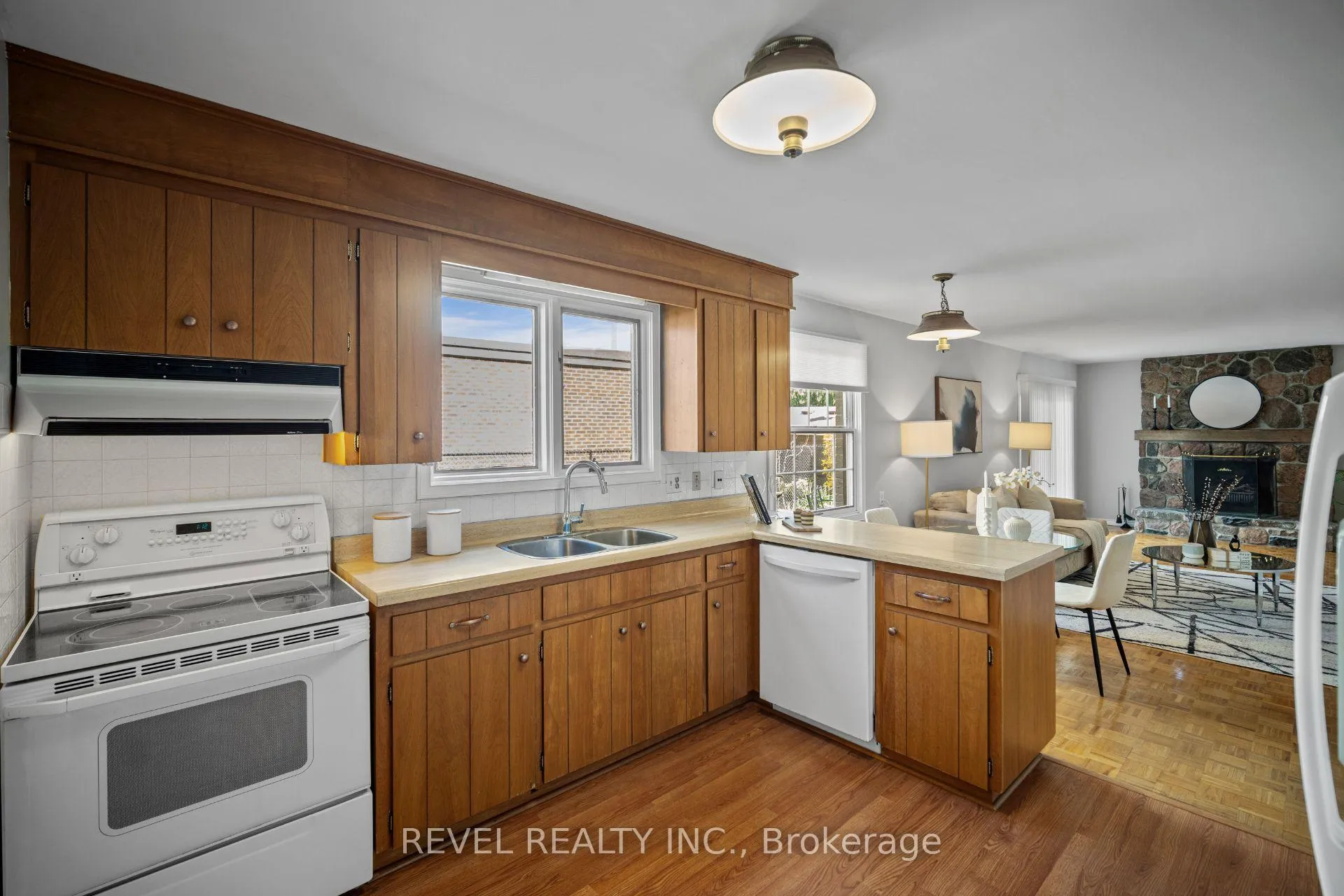 Photo 15 of 88 Culham Drive W, Cambridge — HOMEH
