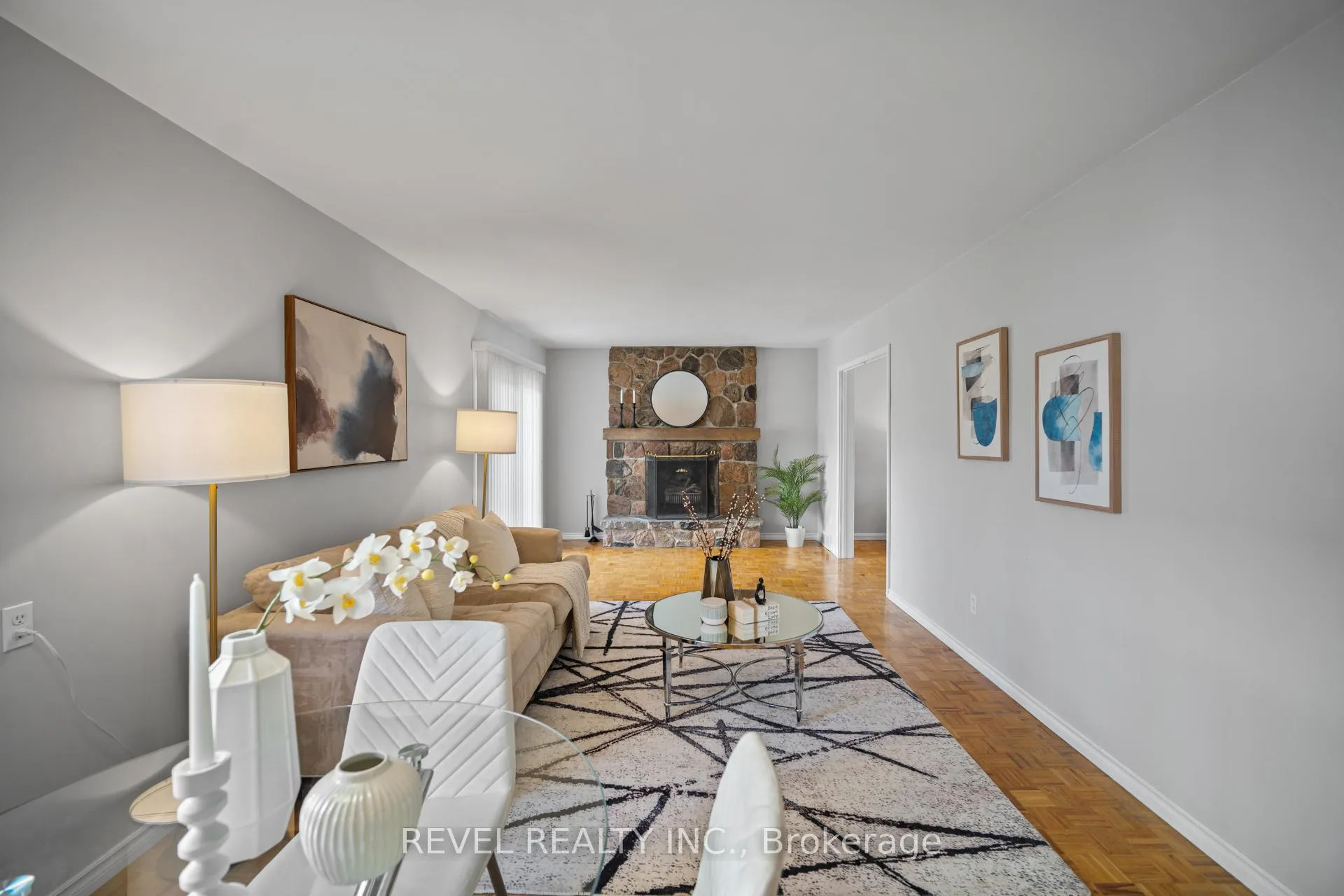Photo 18 of 88 Culham Drive W, Cambridge — HOMEH