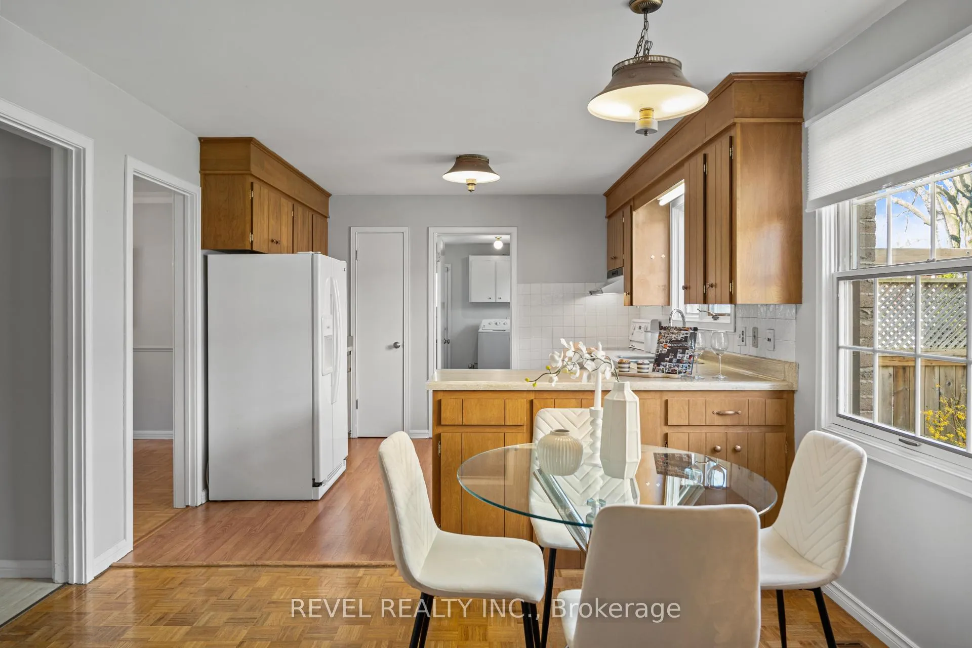 Photo 22 of 88 Culham Drive W, Cambridge — HOMEH