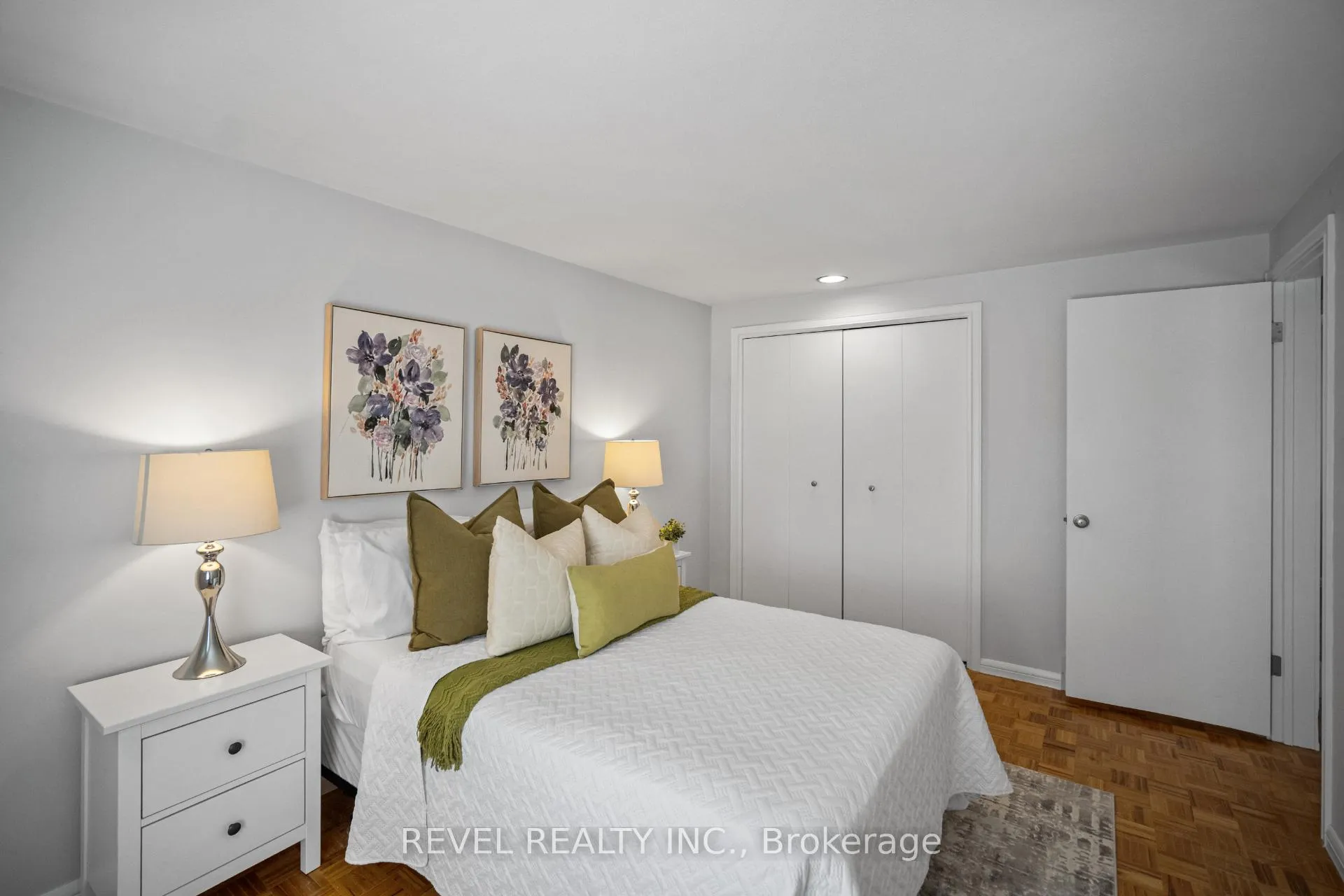 Photo 32 of 88 Culham Drive W, Cambridge — HOMEH