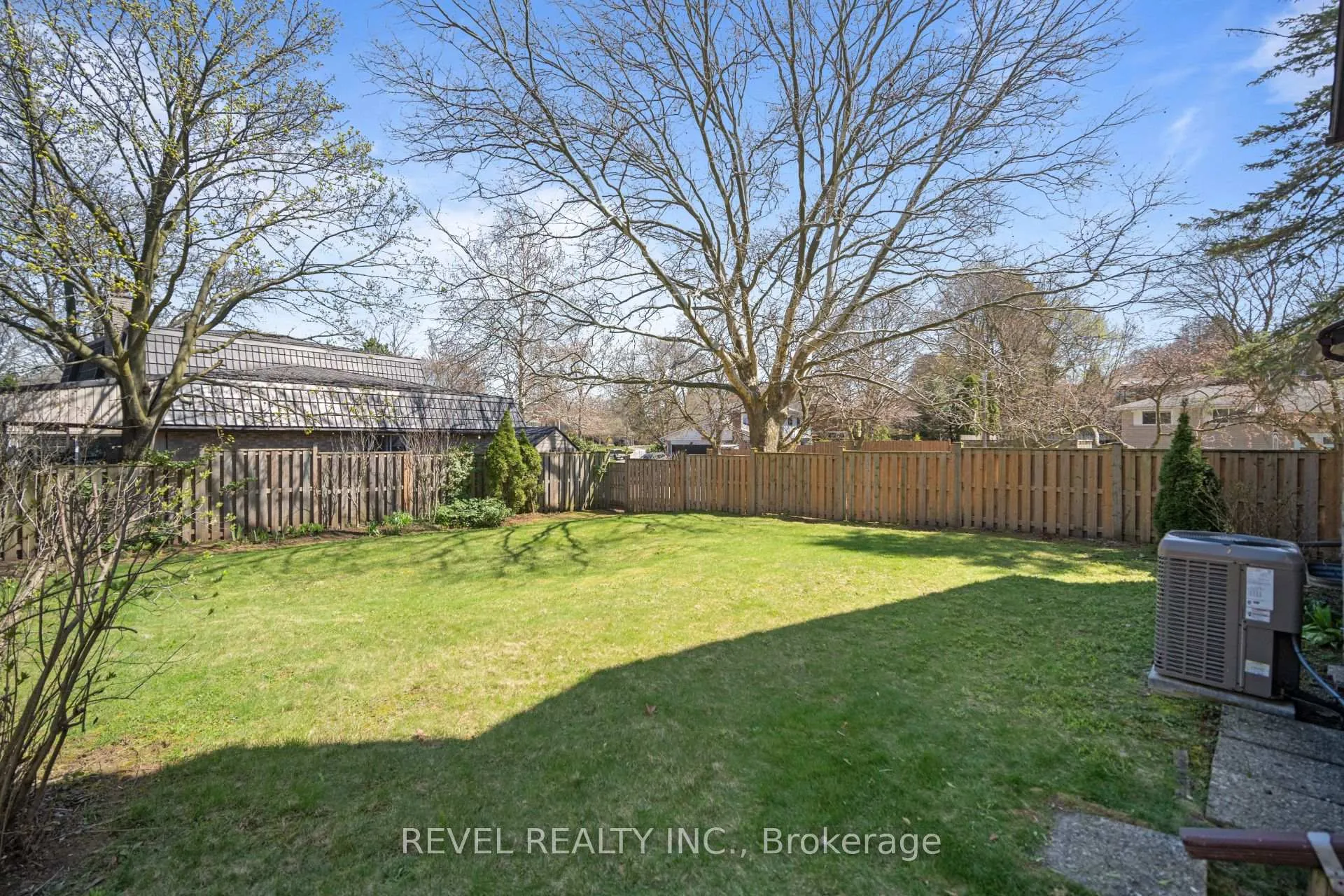 Photo 40 of 88 Culham Drive W, Cambridge — HOMEH