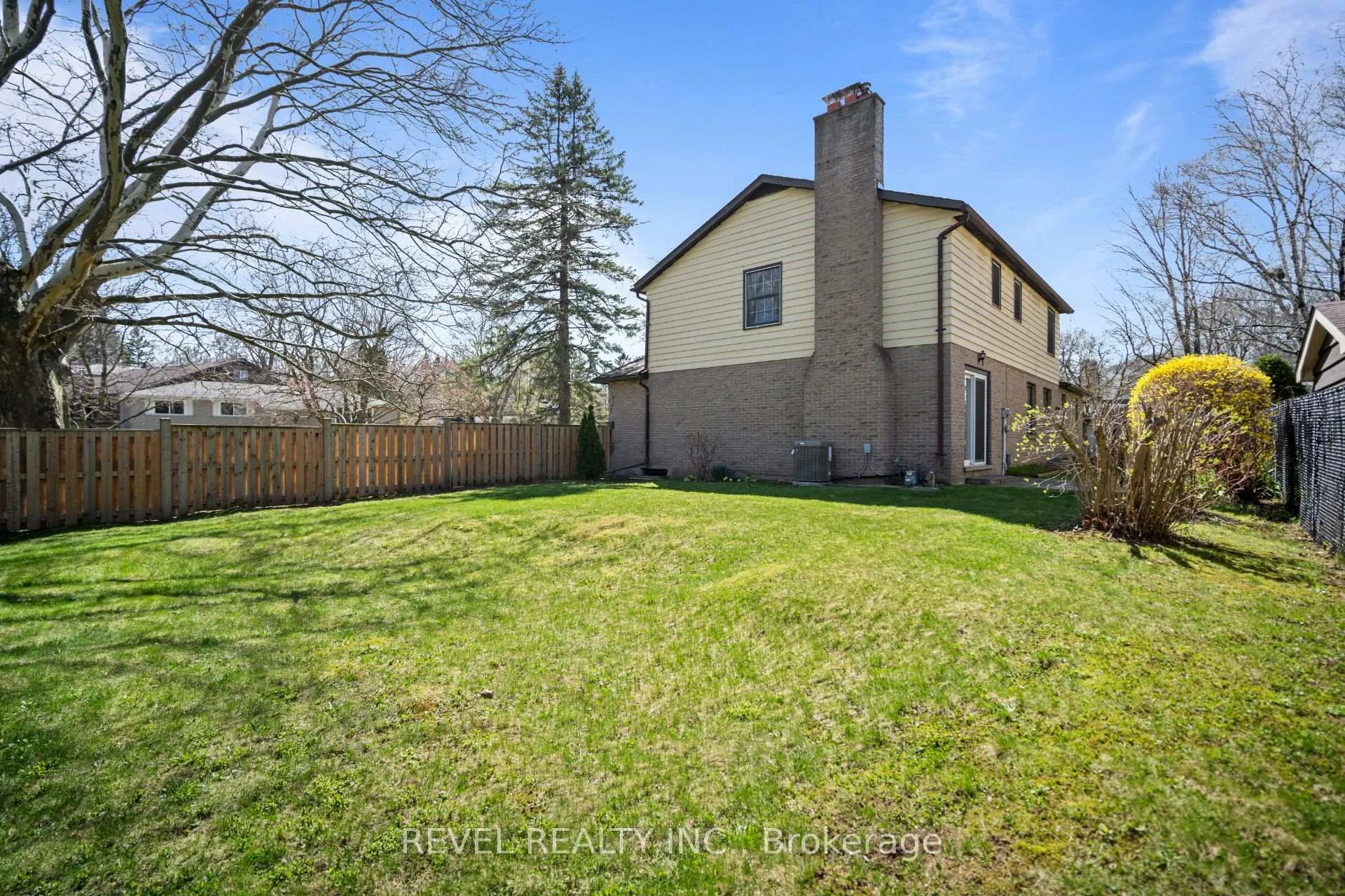 Photo 41 of 88 Culham Drive W, Cambridge — HOMEH