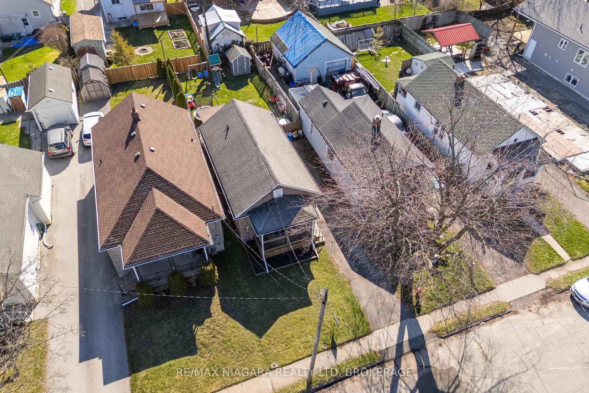 Photo 15 of 110 Mcalpine Avenue S, Welland, Lincoln/Crowland — HOMEH