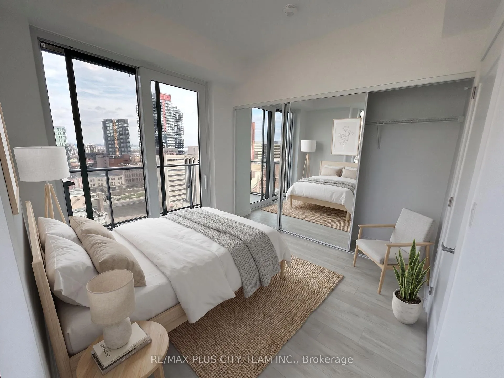Photo 6 of Unit 1402, 75 James Street S, Hamilton, Corktown — HOMEH