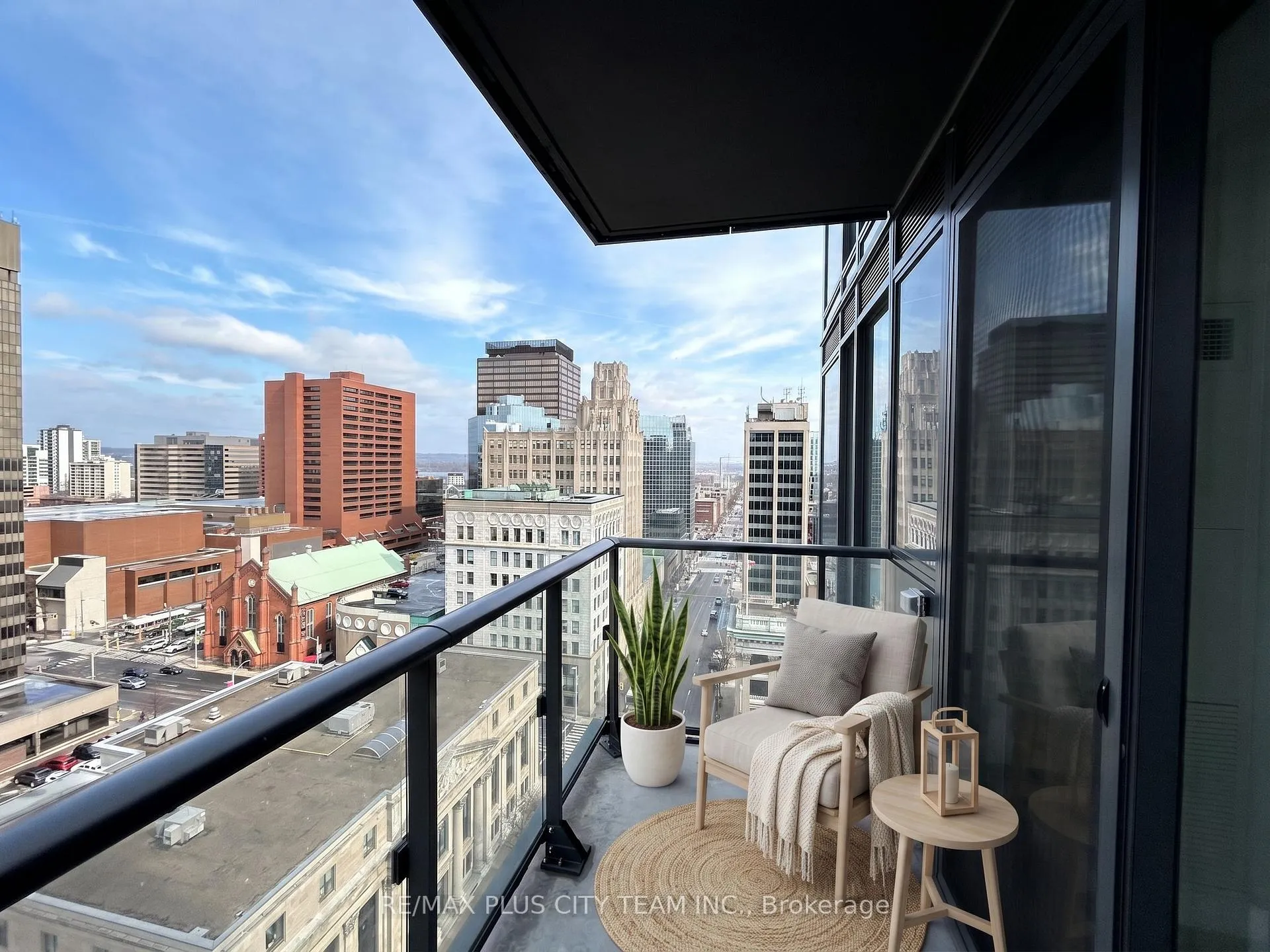 Photo 9 of Unit 1402, 75 James Street S, Hamilton, Corktown — HOMEH