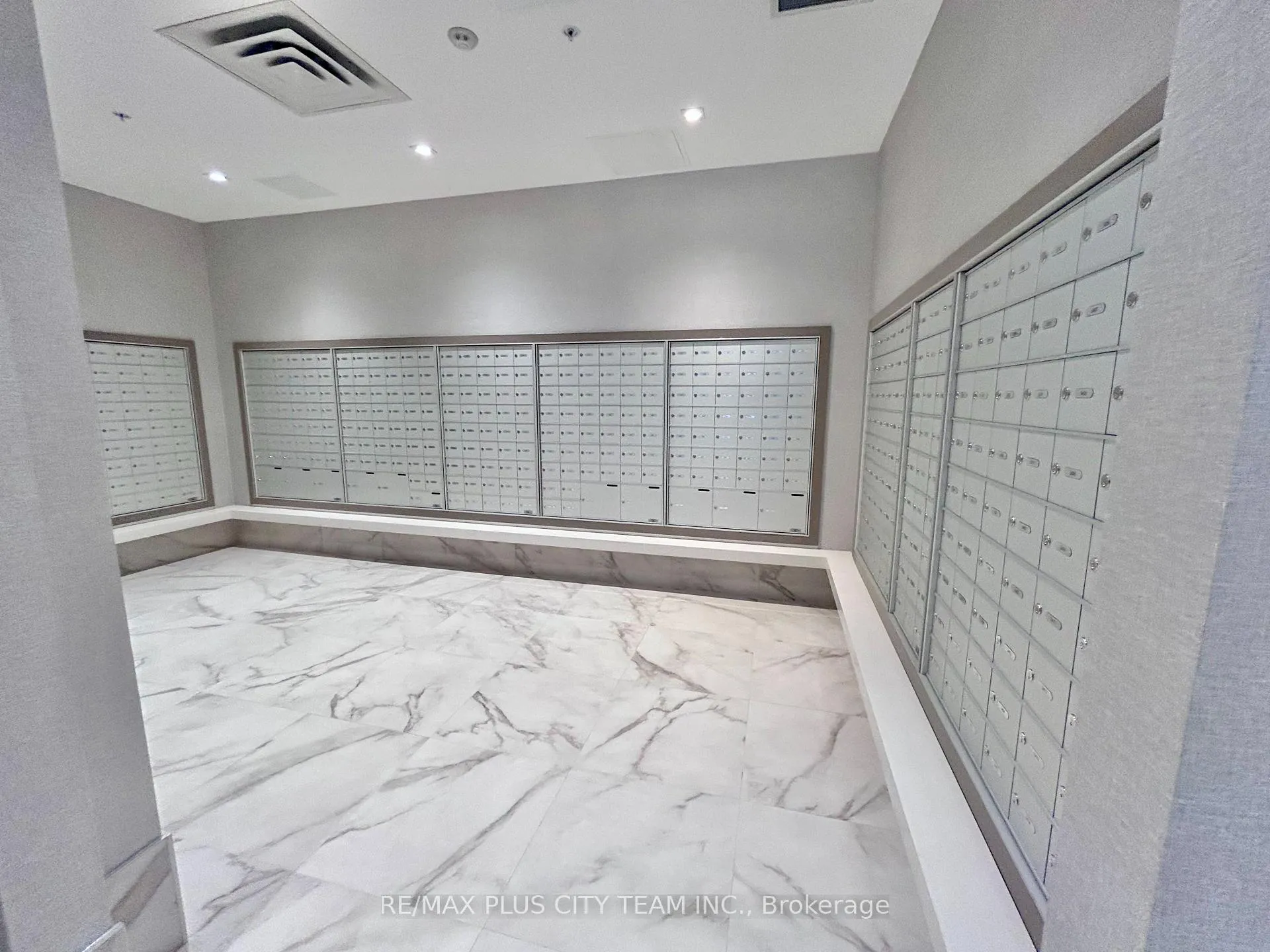 Photo 14 of Unit 1402, 75 James Street S, Hamilton, Corktown — HOMEH