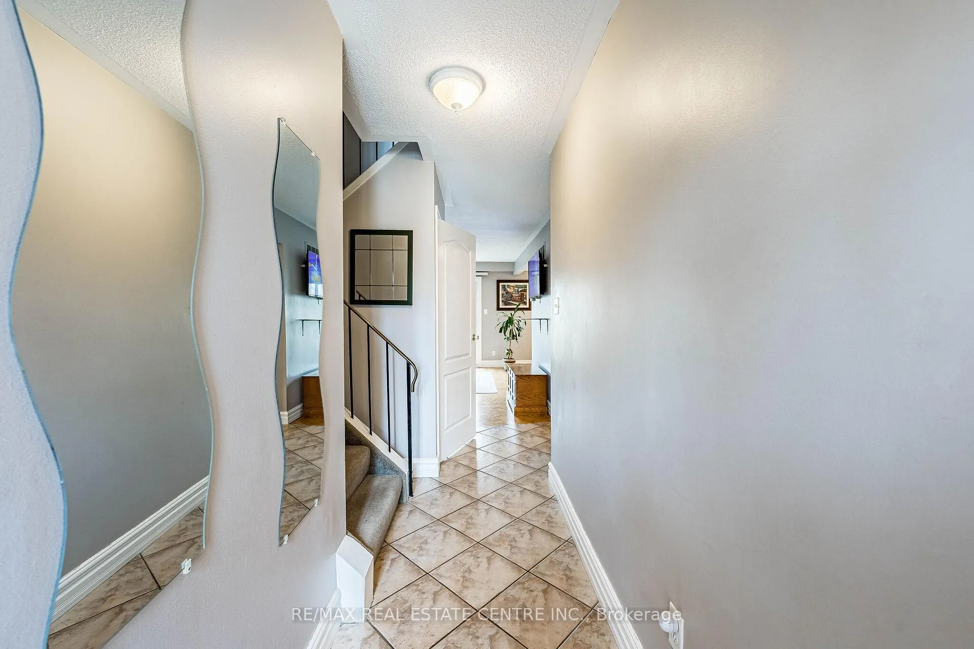Photo 3 of 7 Morley Crescent, Brampton, Central Park — HOMEH