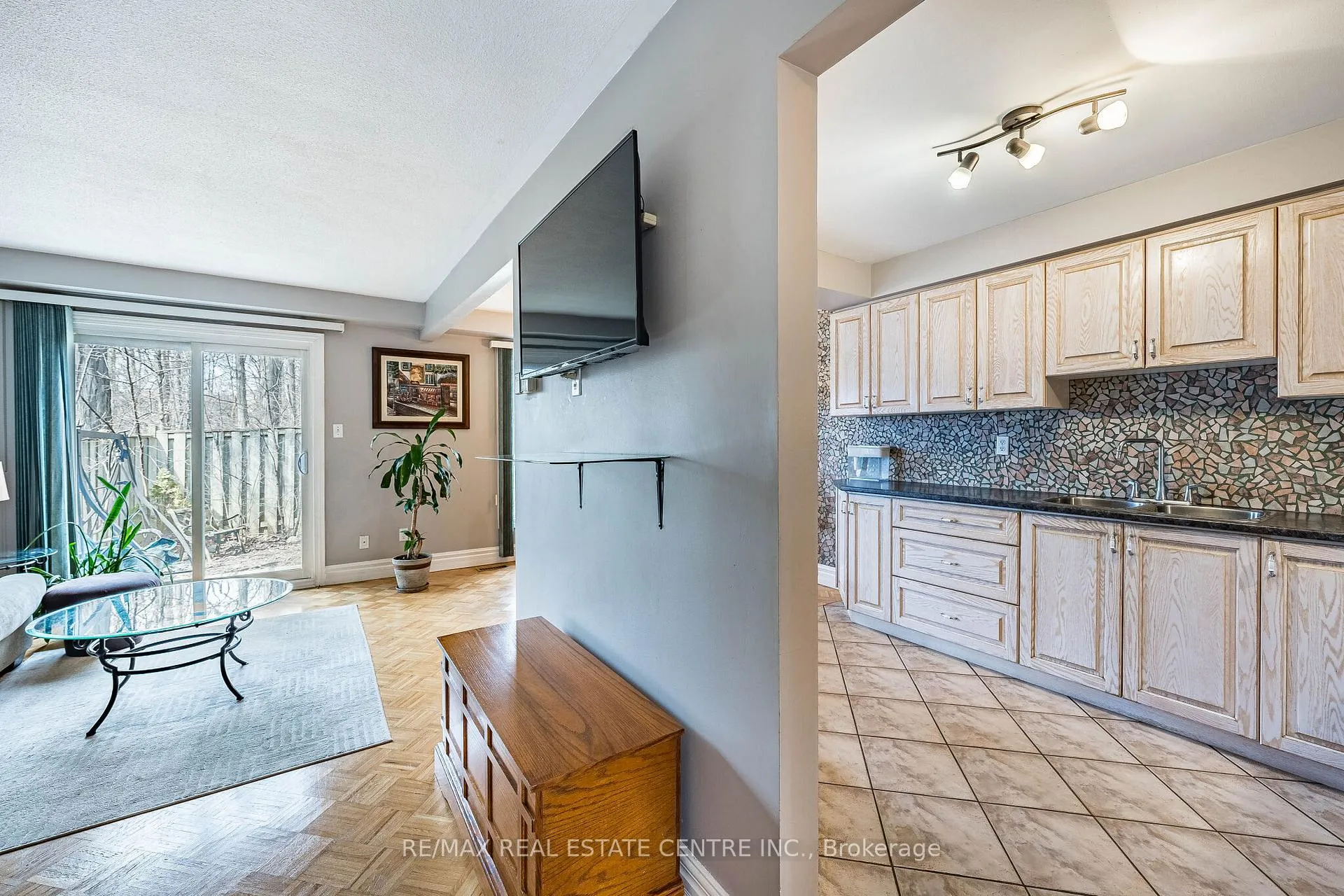 Photo 4 of 7 Morley Crescent, Brampton, Central Park — HOMEH