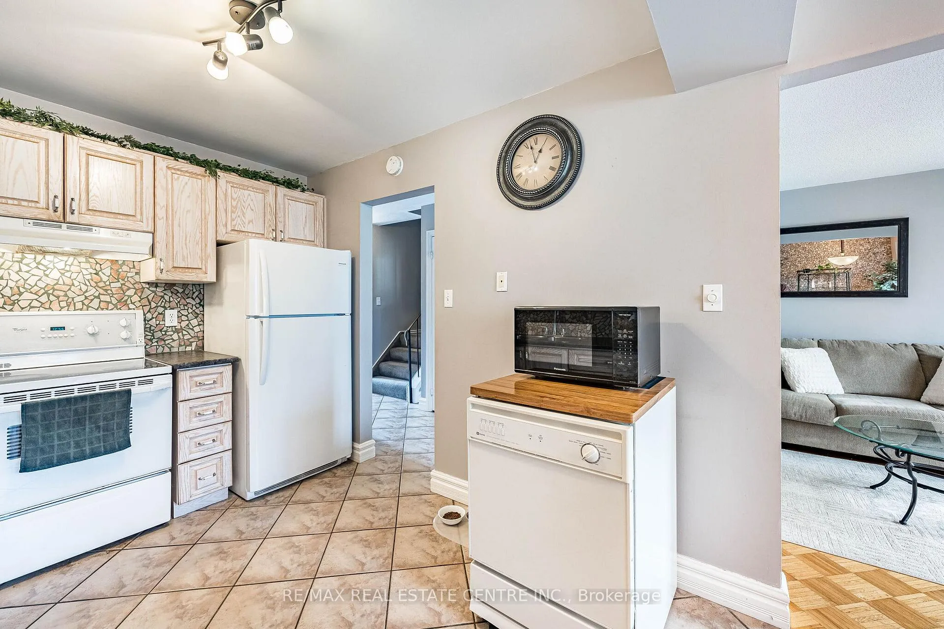 Photo 11 of 7 Morley Crescent, Brampton, Central Park — HOMEH