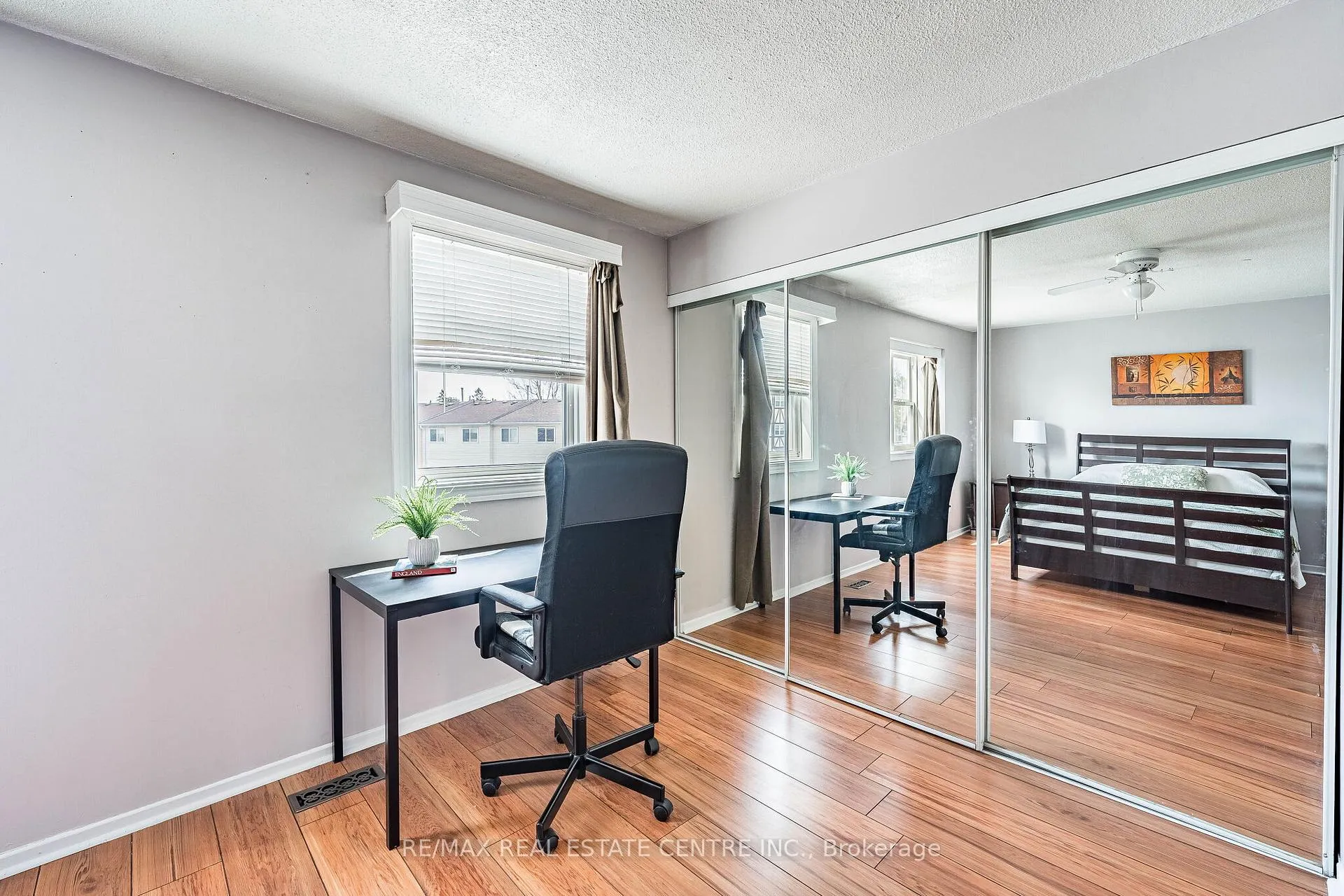 Photo 26 of 7 Morley Crescent, Brampton, Central Park — HOMEH