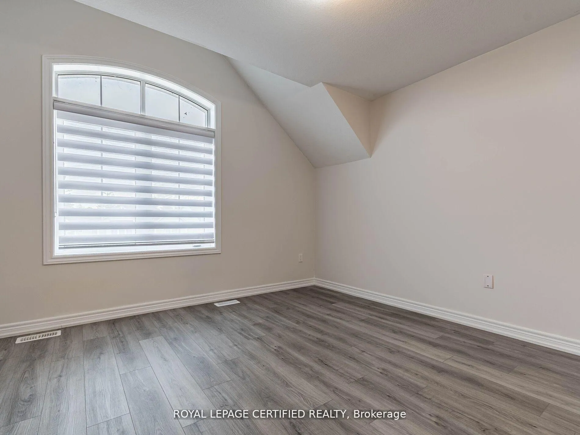 Photo 20 of 596 Linden Drive, Cambridge, Preston Heights — HOMEH
