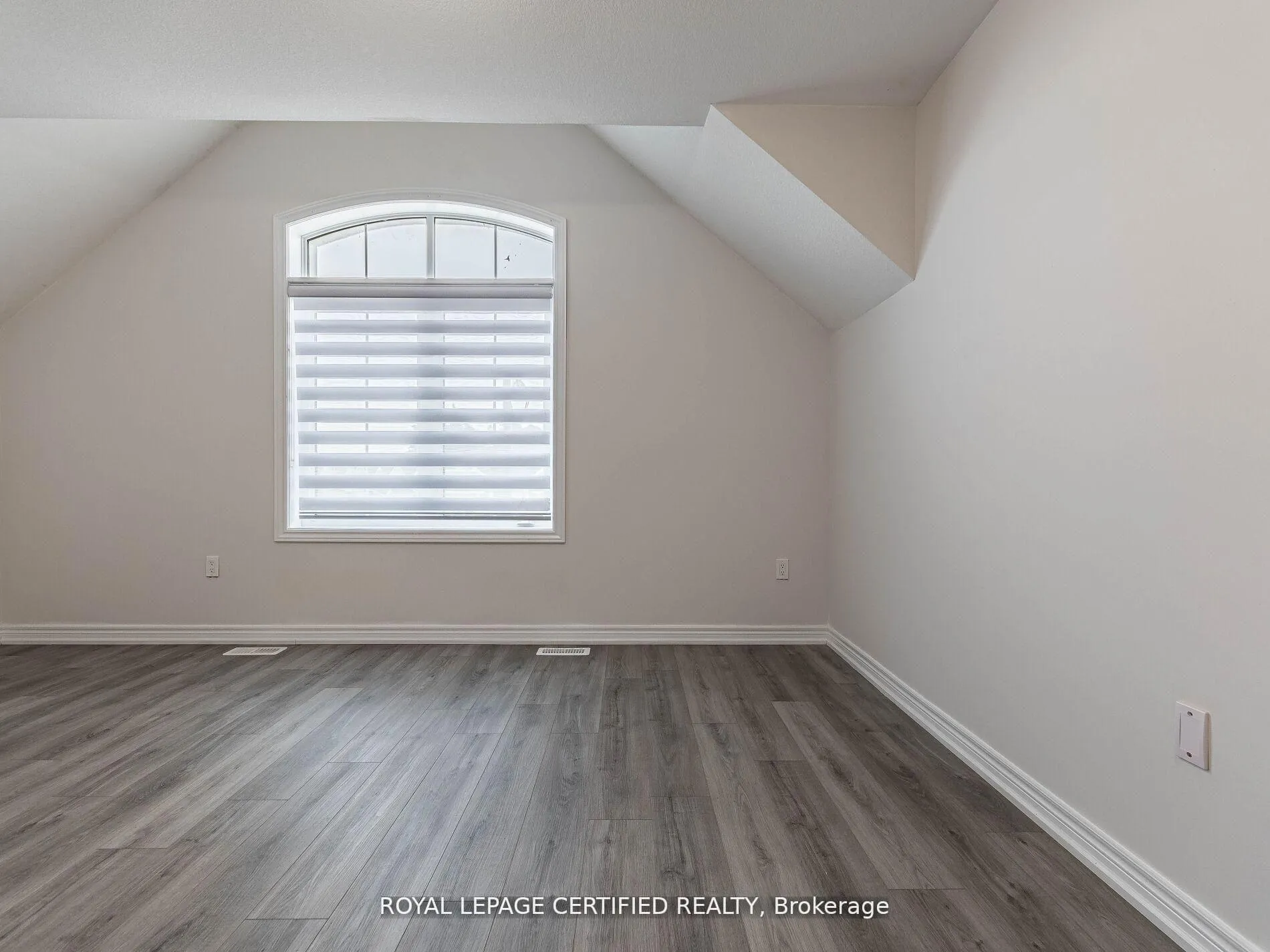 Photo 22 of 596 Linden Drive, Cambridge, Preston Heights — HOMEH