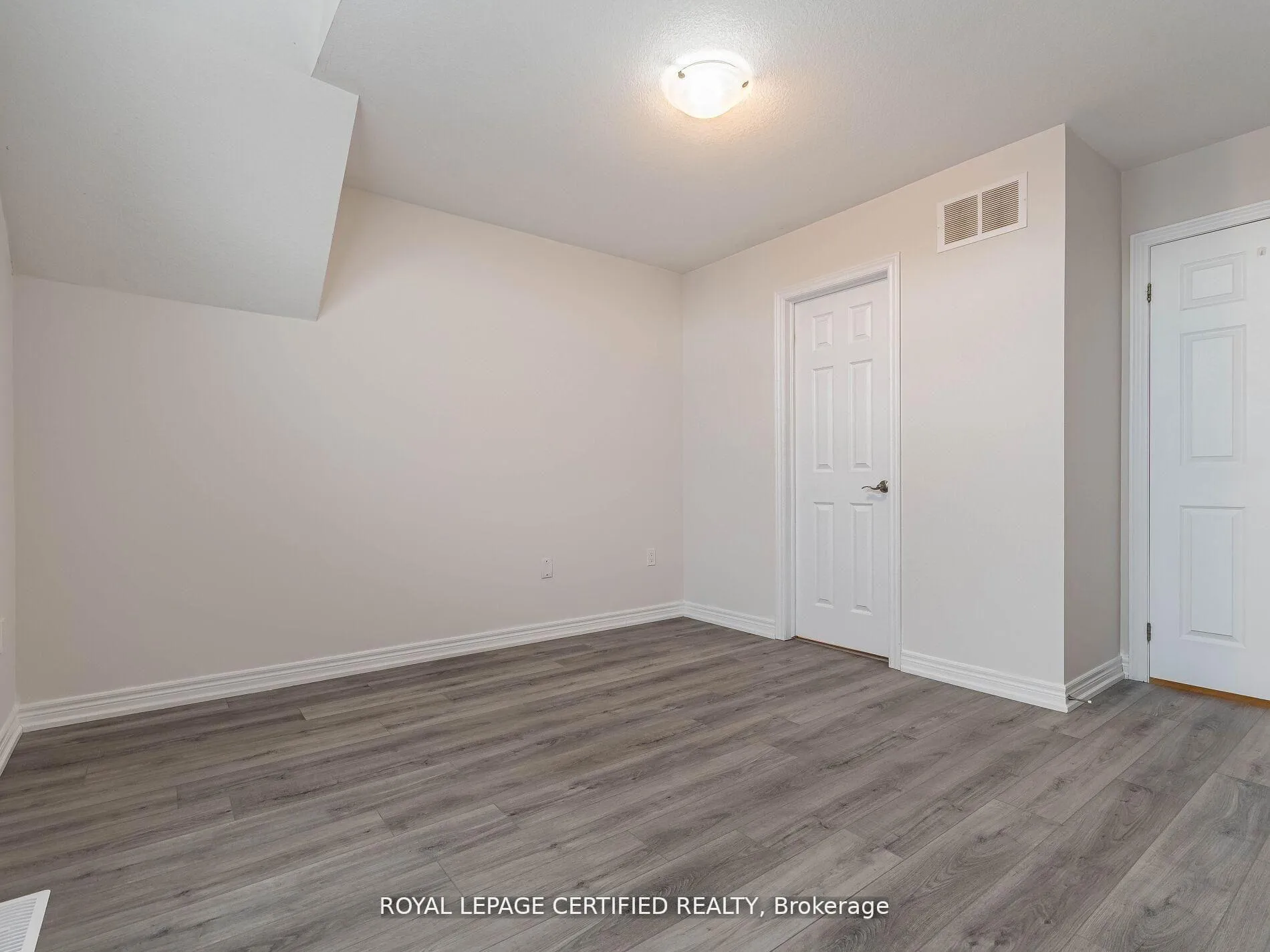 Photo 24 of 596 Linden Drive, Cambridge, Preston Heights — HOMEH