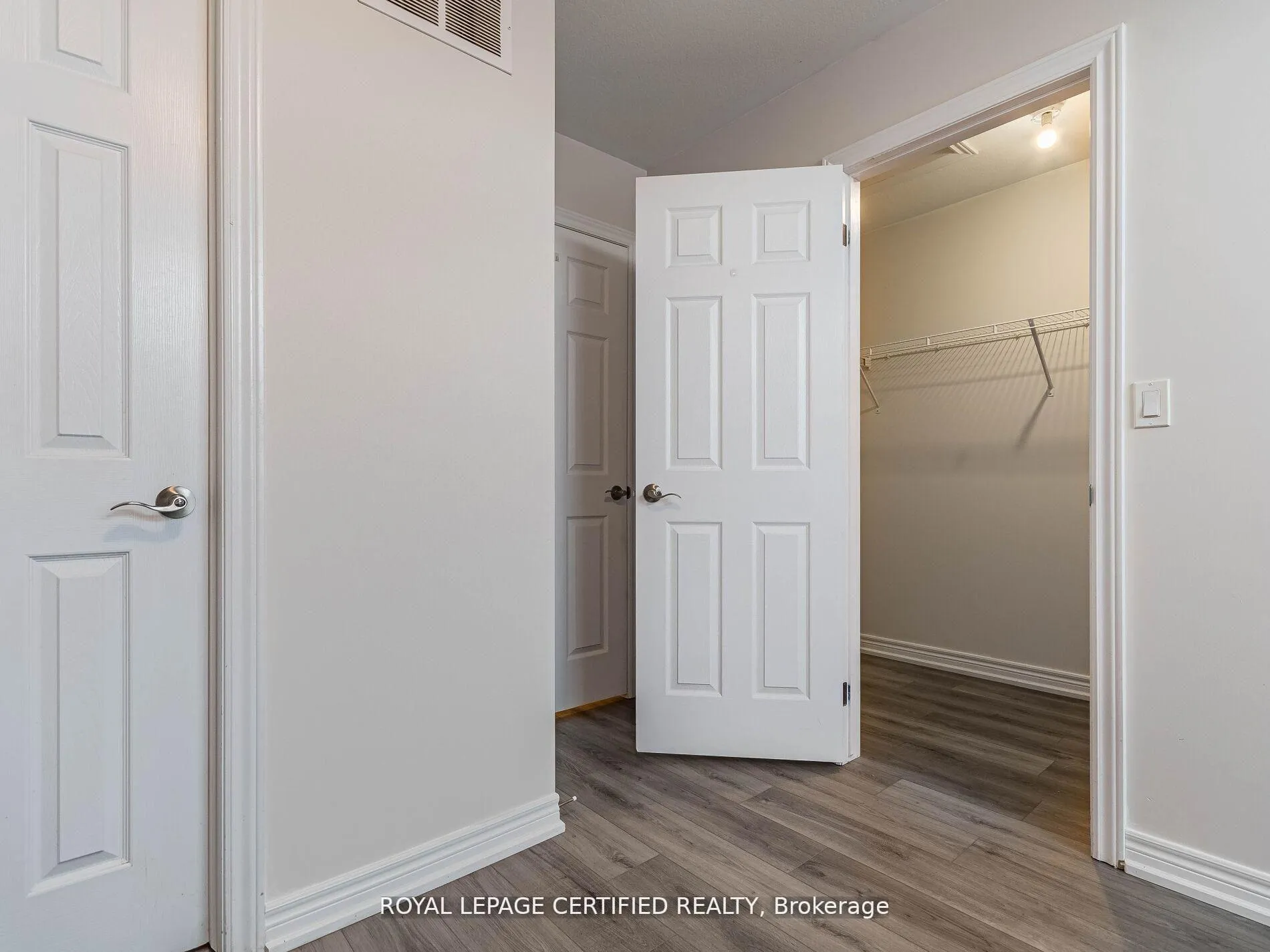 Photo 29 of 596 Linden Drive, Cambridge, Preston Heights — HOMEH