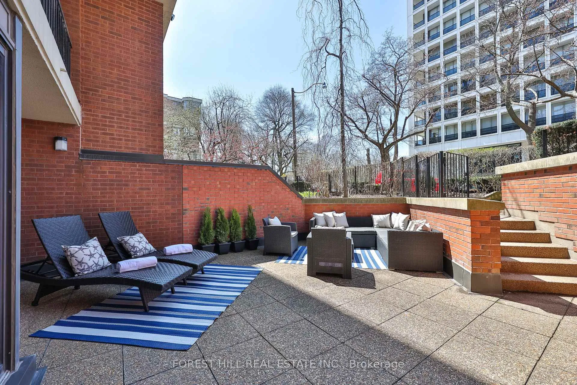 Photo 2 of Unit 115, 349 St Clair Avenue W, Toronto, Casa Loma — HOMEH