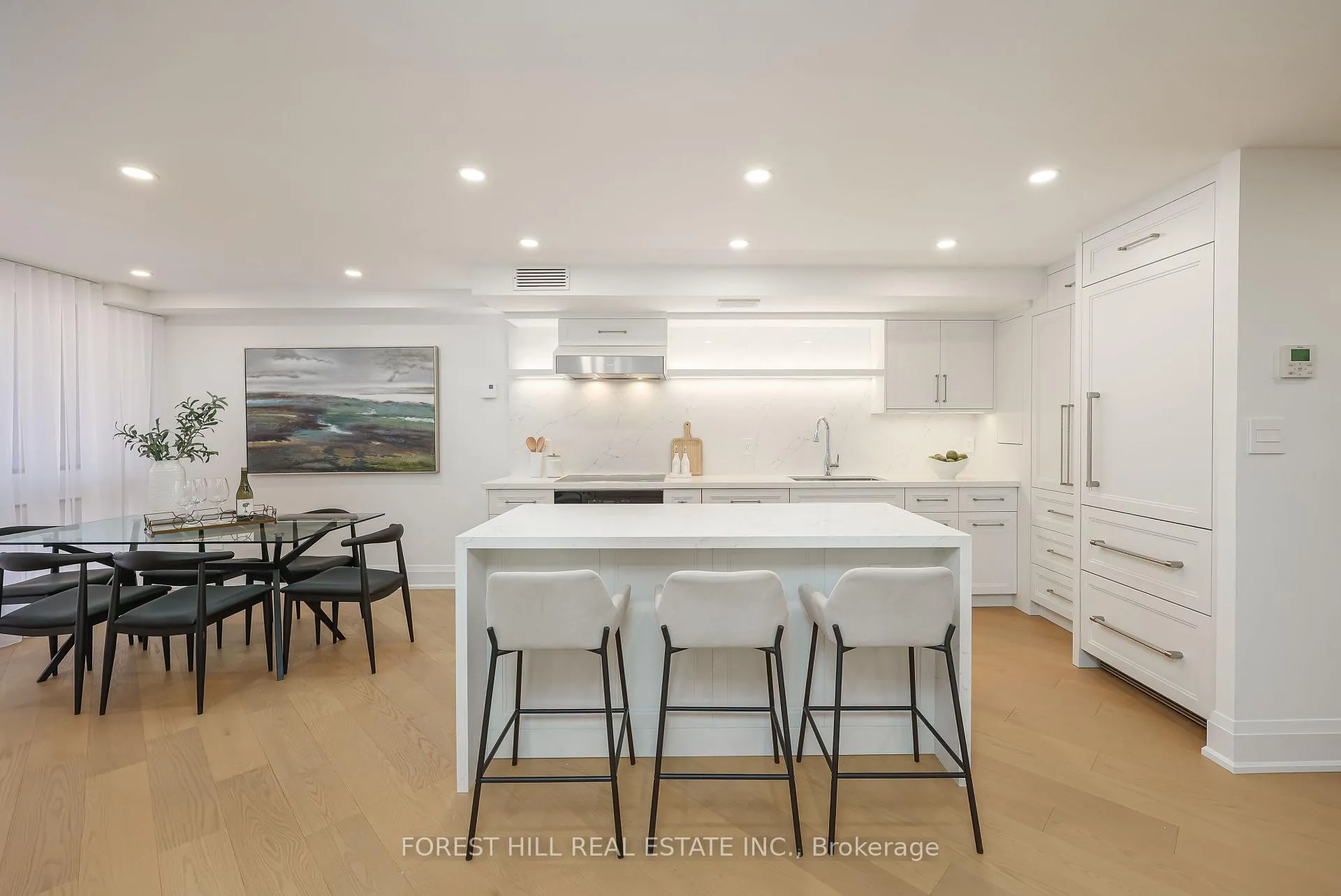 Photo 5 of Unit 115, 349 St Clair Avenue W, Toronto, Casa Loma — HOMEH